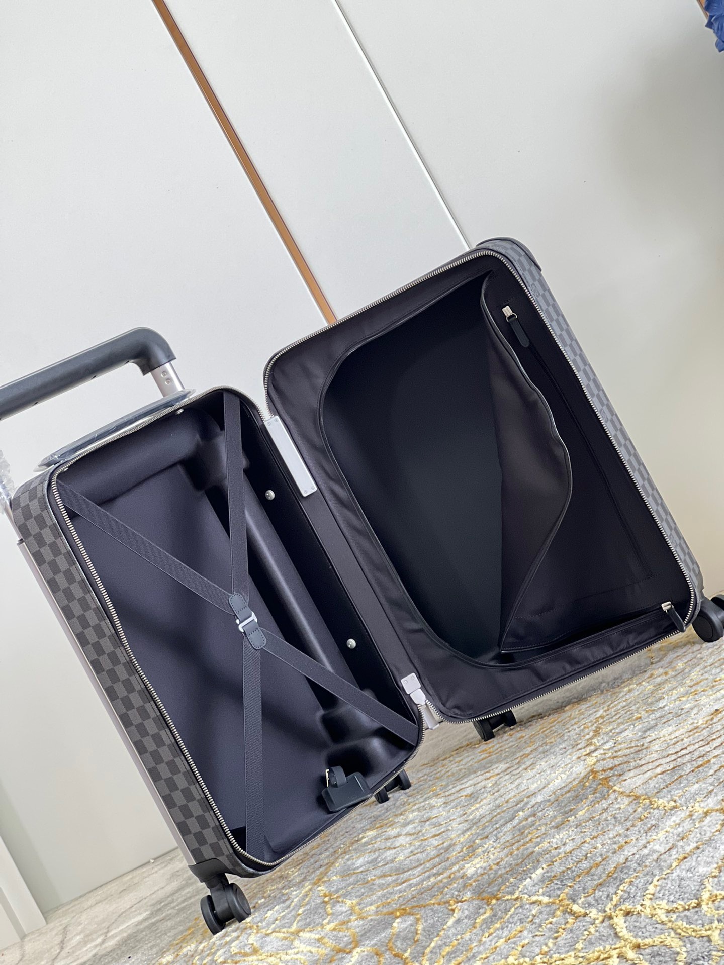 3EA228D8-4865-41F2-AB9A-B12E039327AB