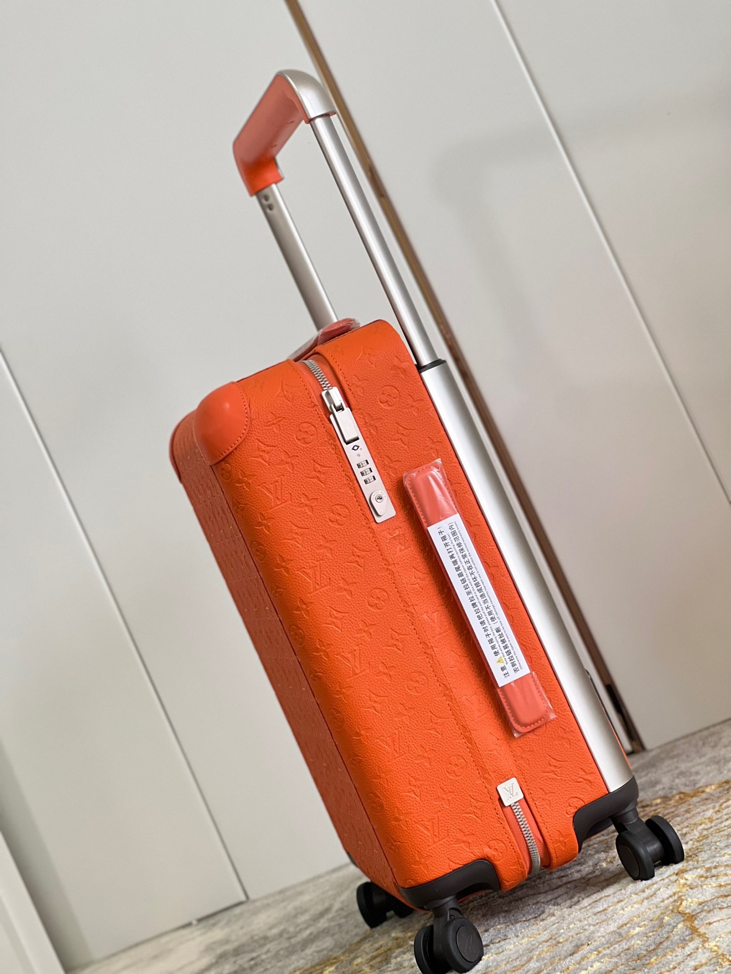 39B93B55-06F9-43A9-A423-D24CF1395FB6