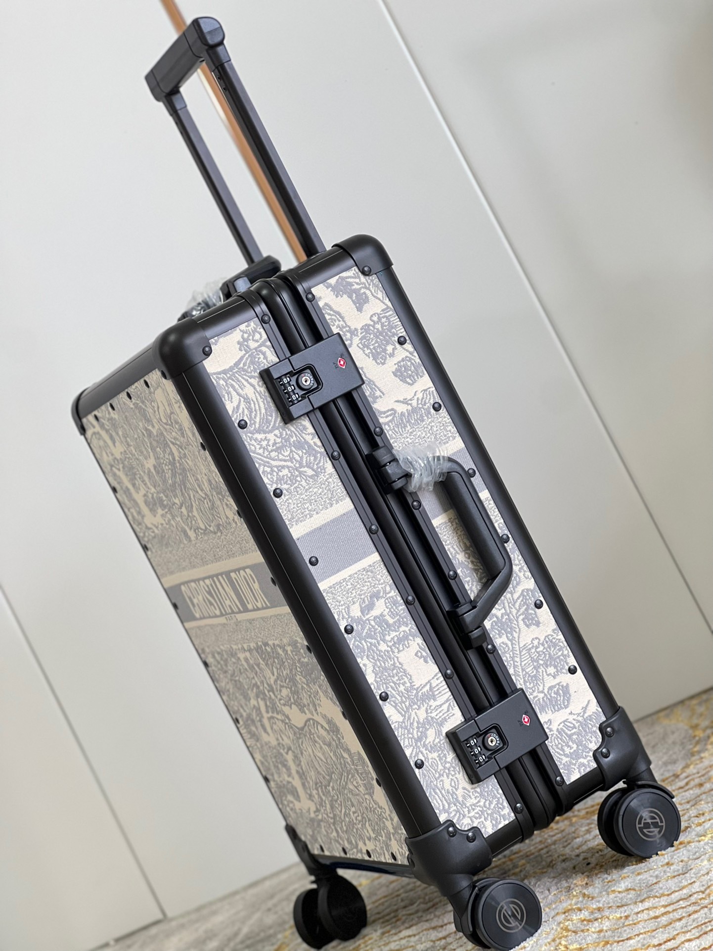 5984D916-F729-4DD8-86F9-A5C48EA81583