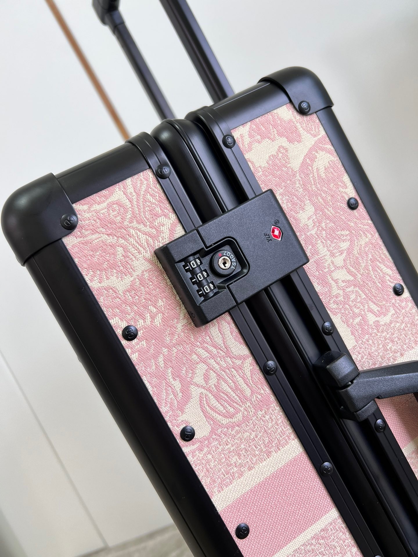 F8881730-707F-4575-BCC2-1B919A2935C0