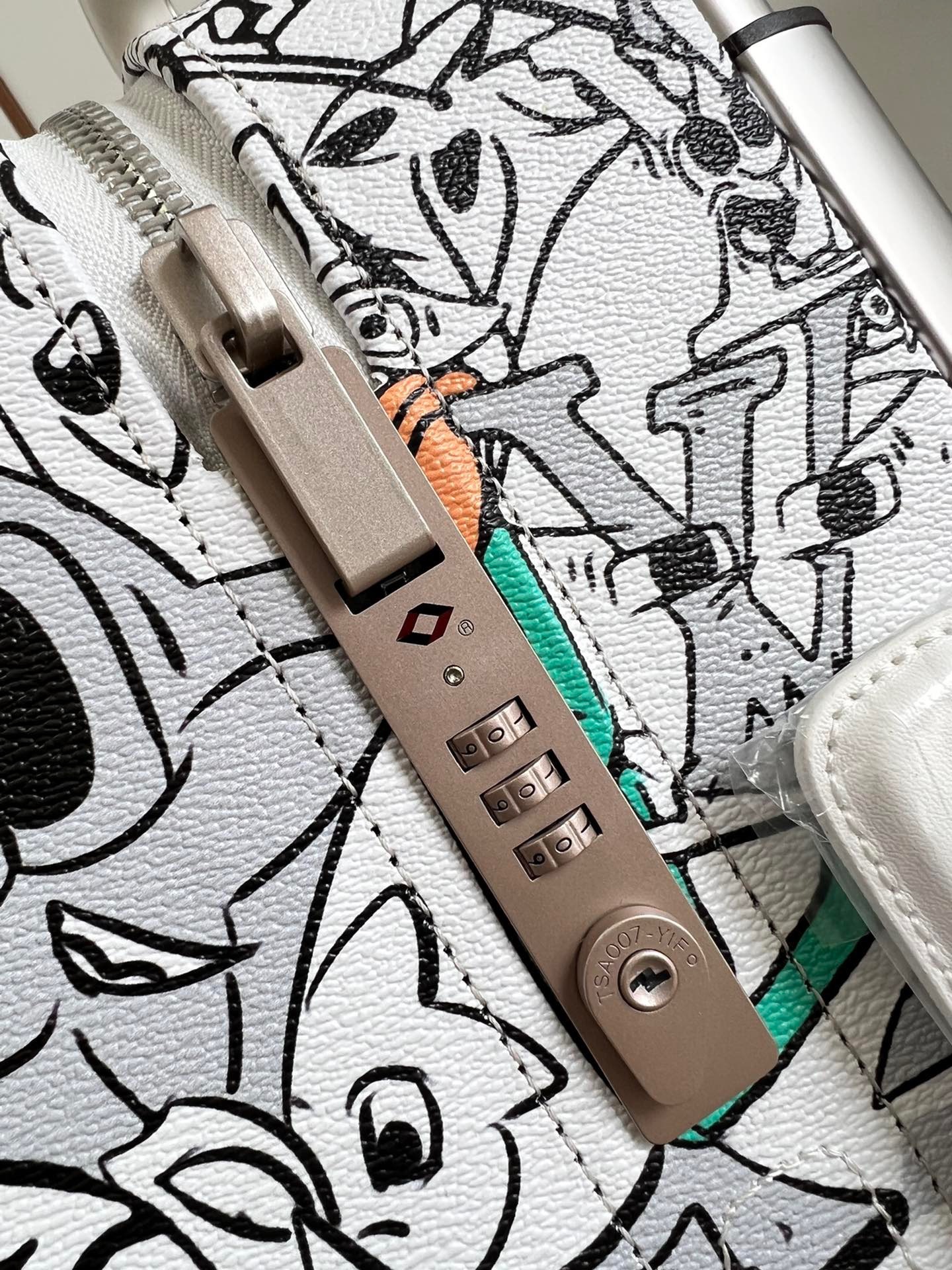 3D3C9F93-FC11-417A-BFA3-D0BE5D4DD842