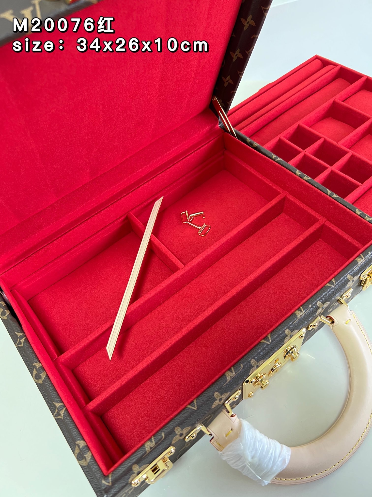 0F04DD7B-7BFA-4624-855C-973920E74EFB