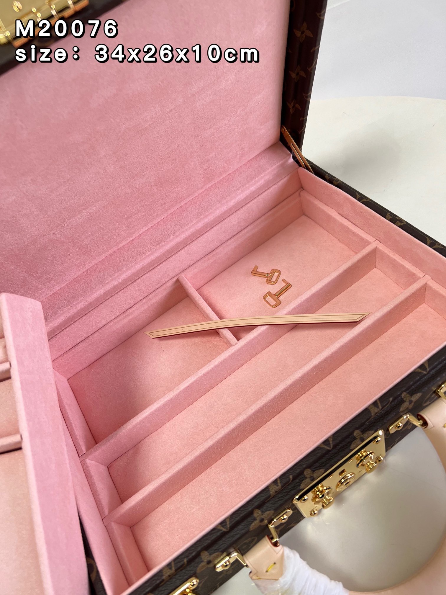 D30DCFF4-8DC7-4C10-B23A-A3E82F1565B8