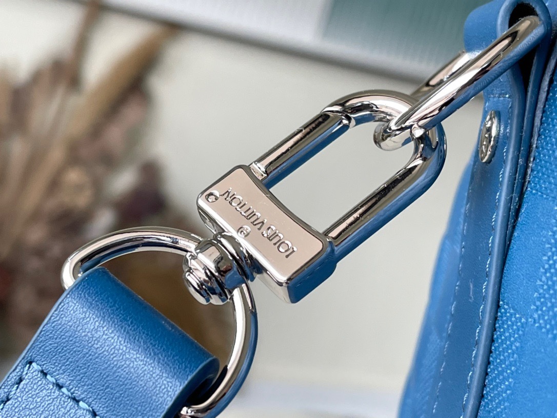 385AB1C4-195E-4464-AA59-DE384BBEFAE2