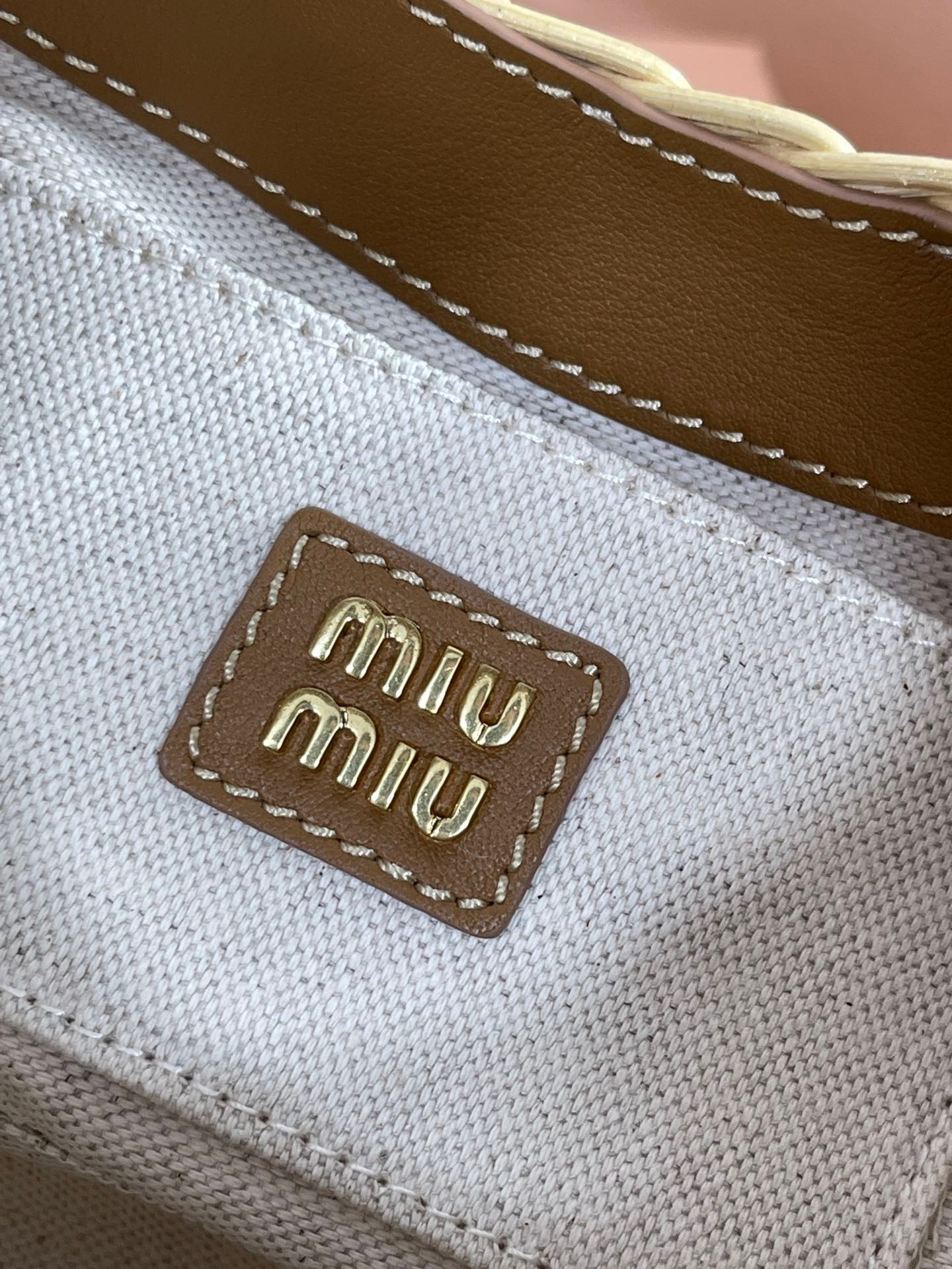 CDB9946A-DF64-40DB-B726-DBE7D8747B67