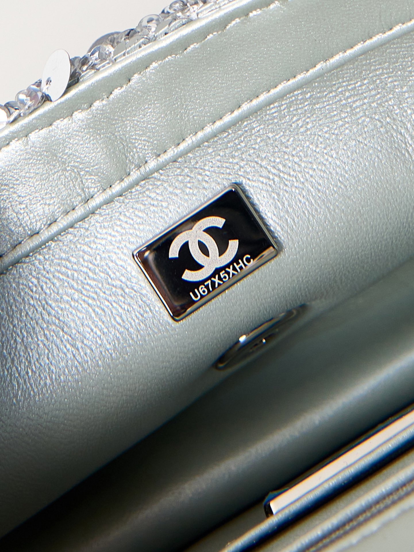 A2BB0B3A-468B-4EC0-807B-E70B620567BE