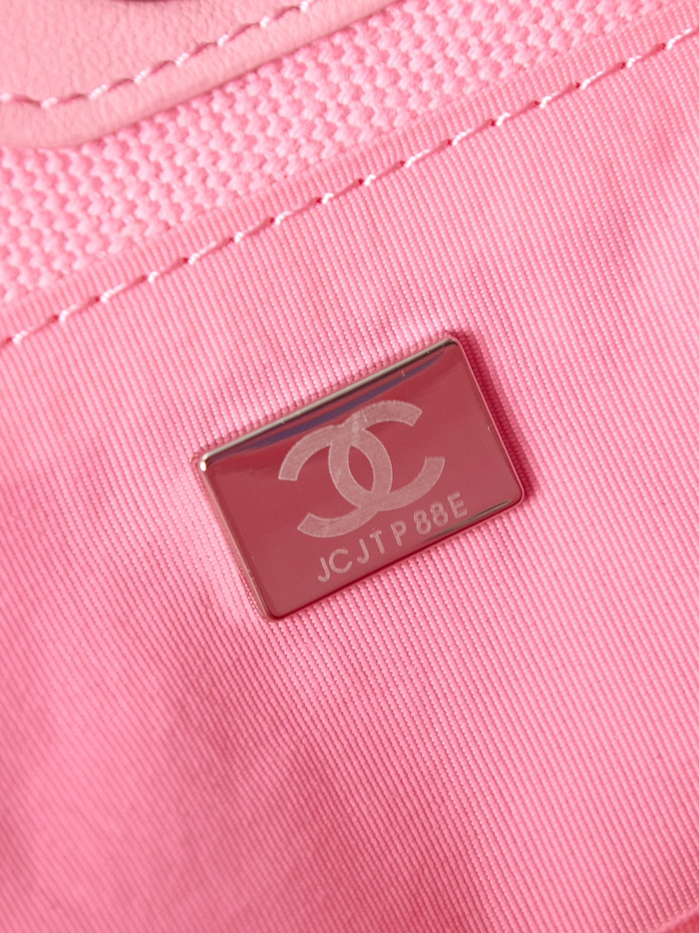 86D085B6-38ED-4519-BA6F-90B6E42991EB