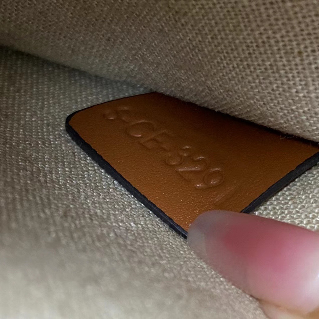 6ACD4613-C155-41B1-AA5A-74F1C4FC56DC