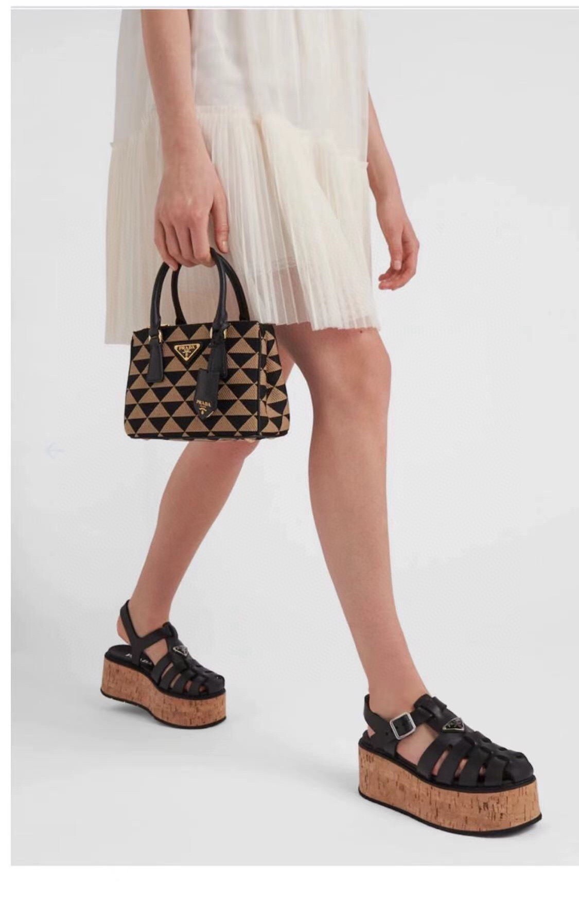 DFB8128B-08FC-4BF6-9598-11EED2B96CB6