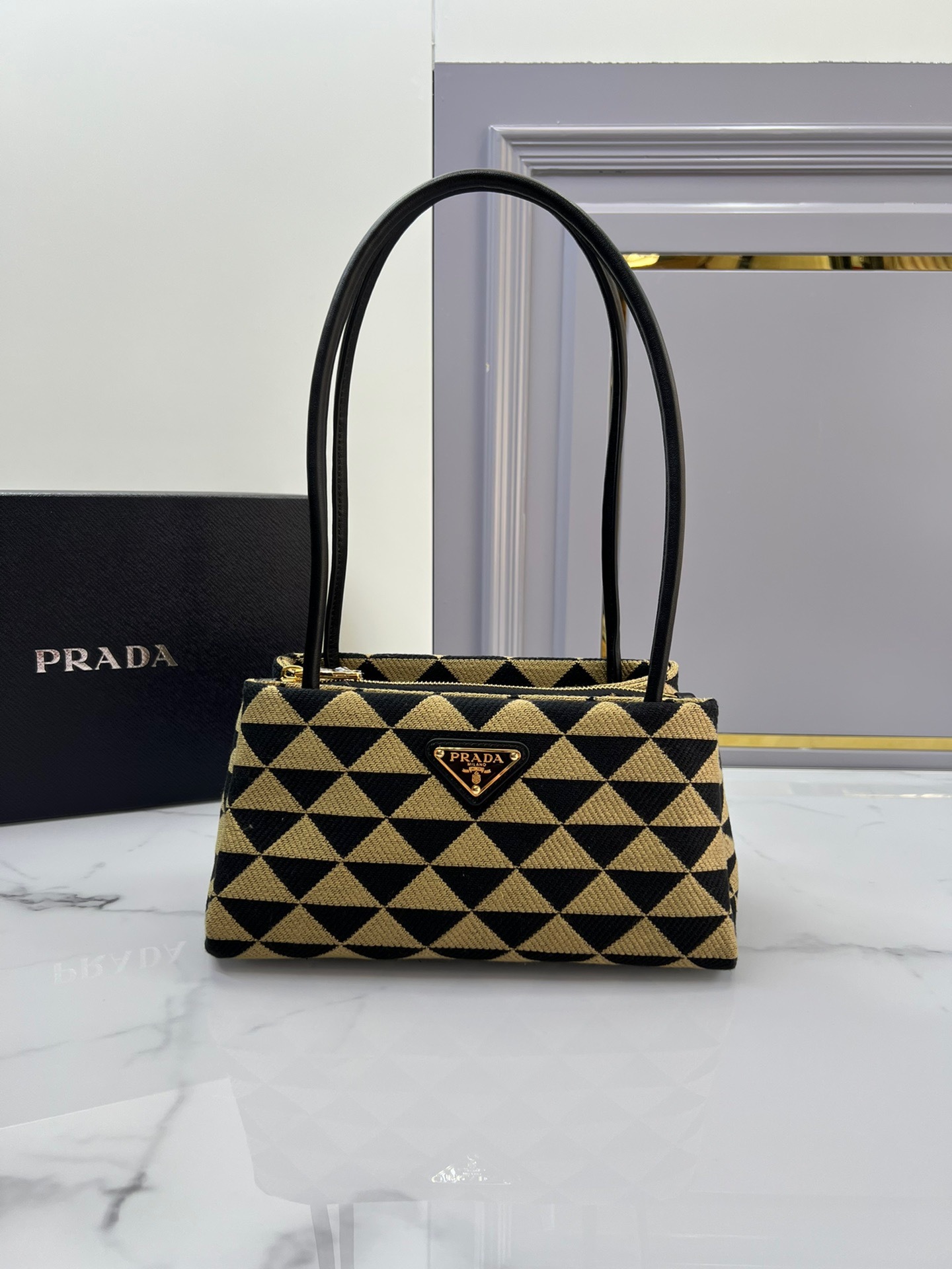 9C3F6753-BD05-4EE8-A8B3-49D176F99124