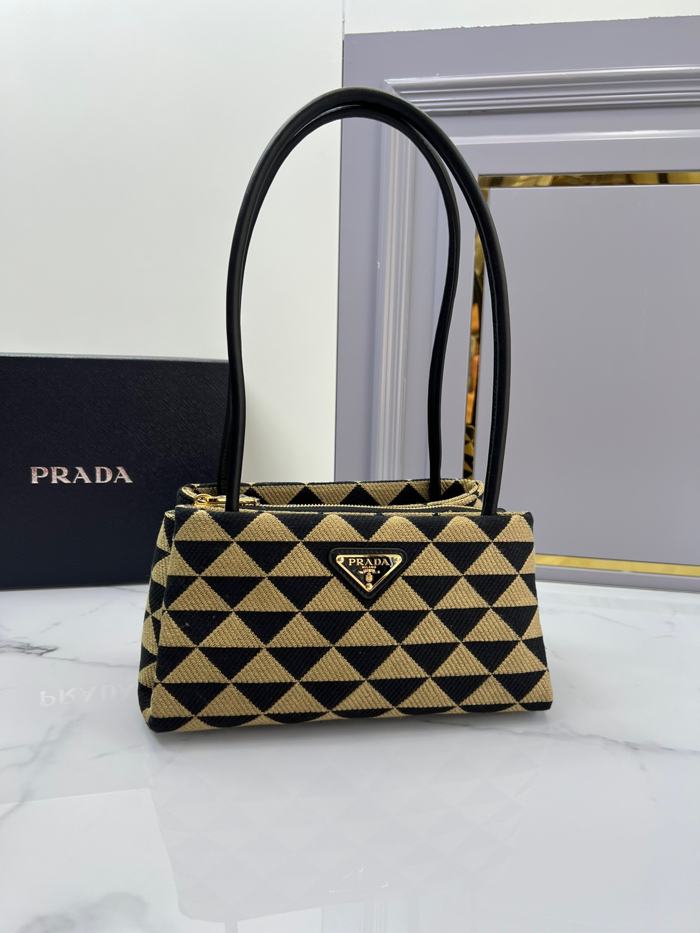 4BF9D330-1758-4DA8-AAF5-F5341E56712E