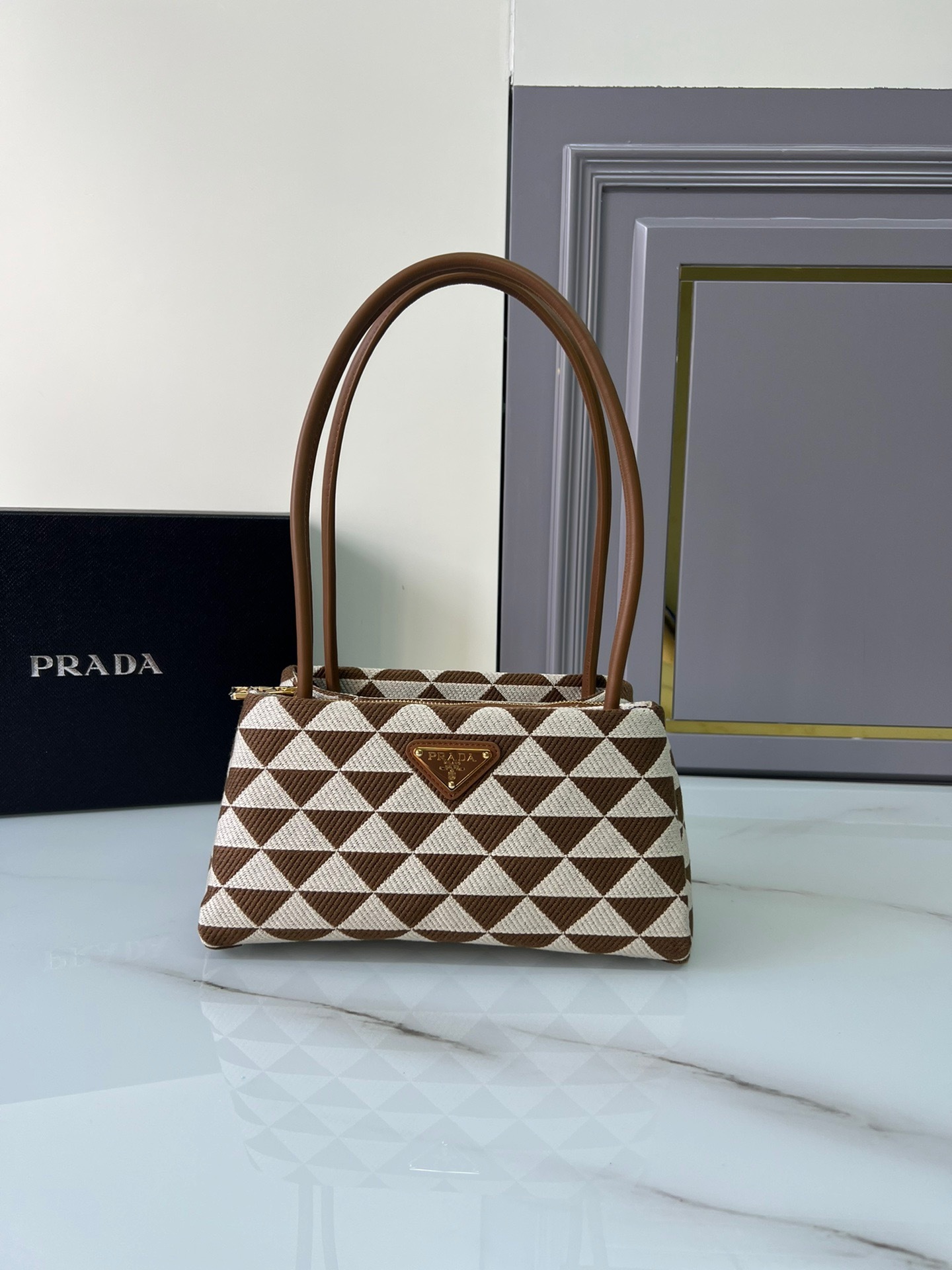 19EA584B-7699-421D-8319-005F5C92F7CA