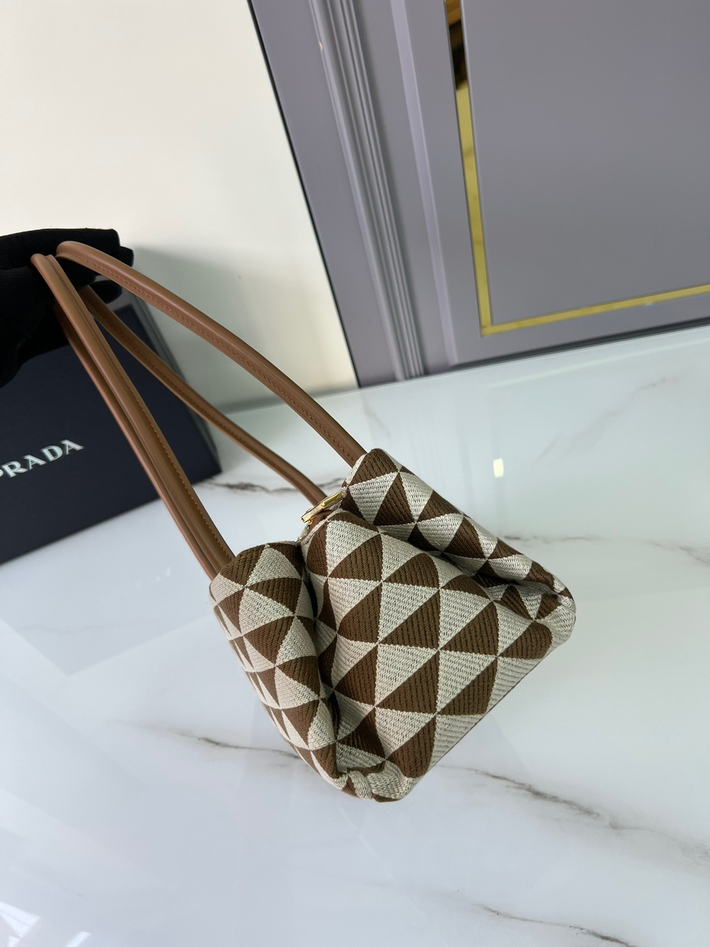 929FCC29-2570-4AD3-8E33-FE415069F86B