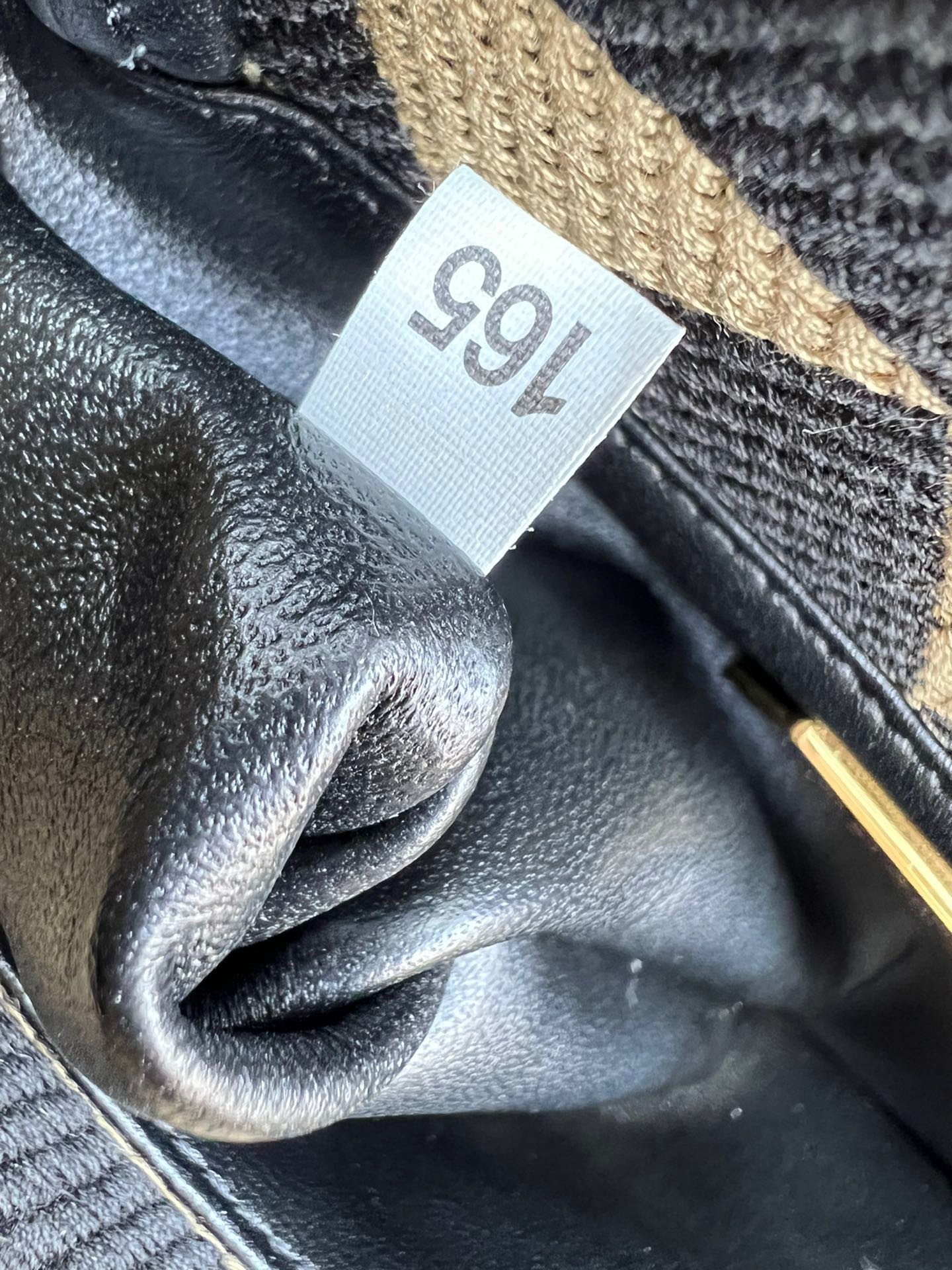 AB293F10-3C4E-423B-A54B-7E1A2CF29ED0