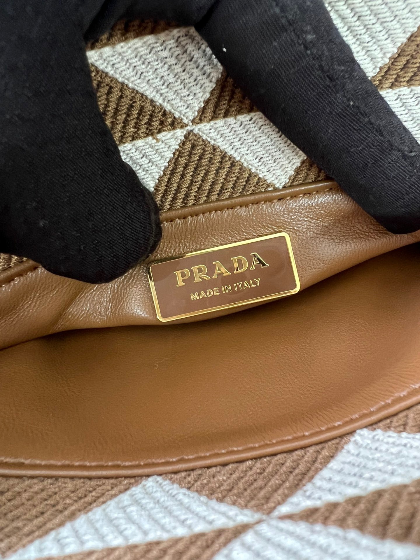 A9129765-B6E8-4169-AF87-DF96D7447C92