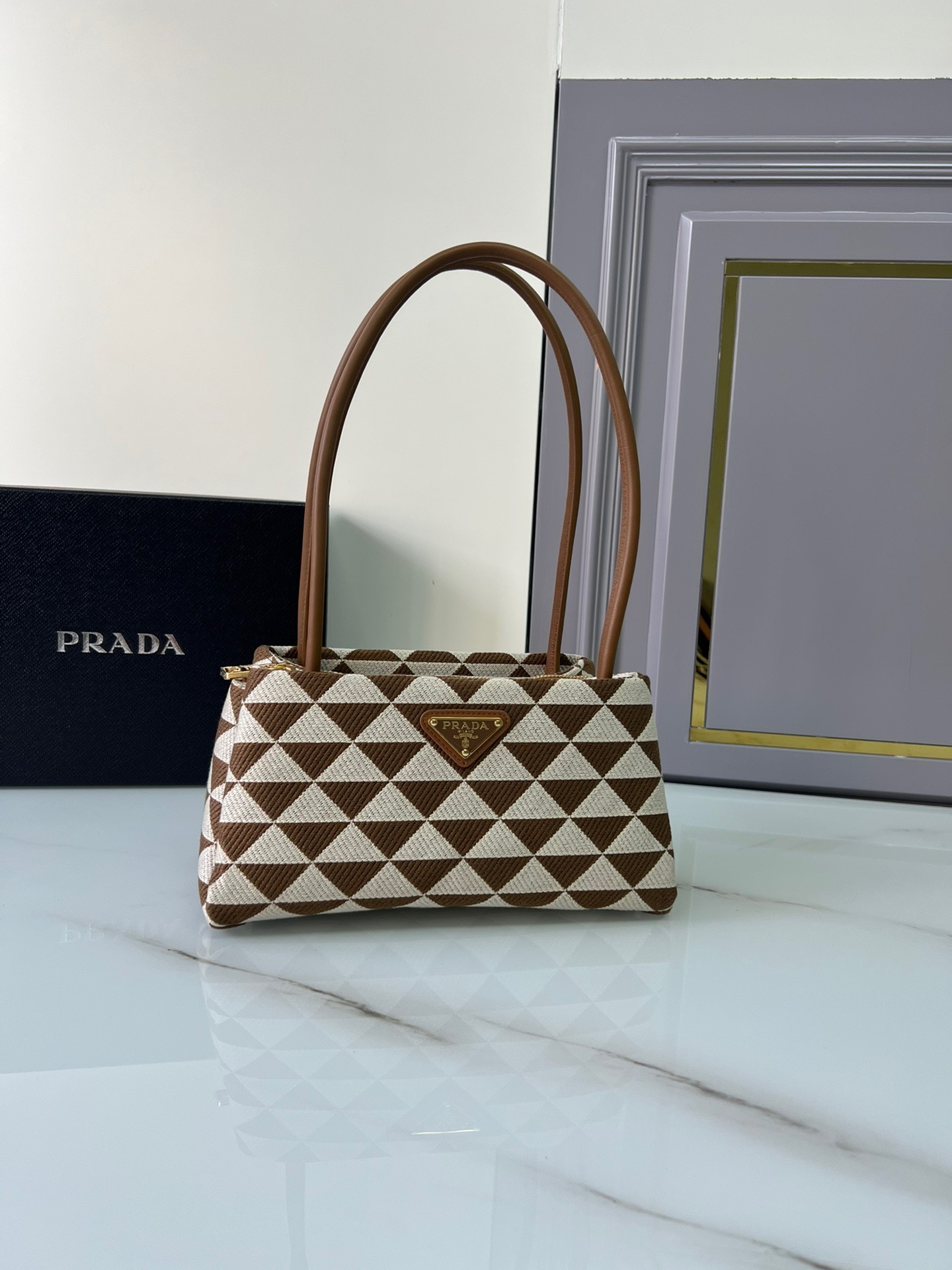 4099CA6F-19A4-4A66-BB6C-54F05E3207D9