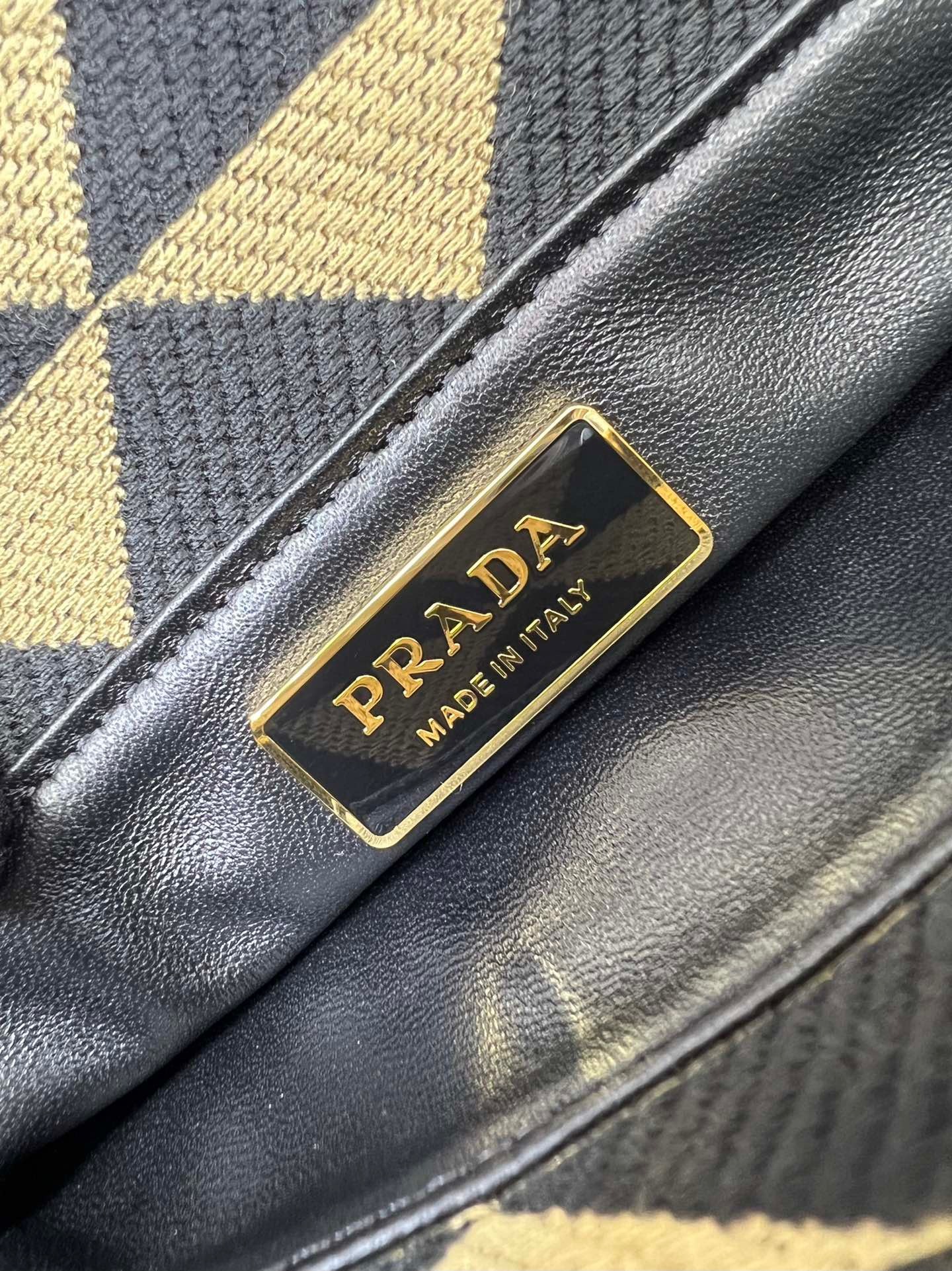 36AFB099-1789-4A9F-8CB3-3766F8425CB0