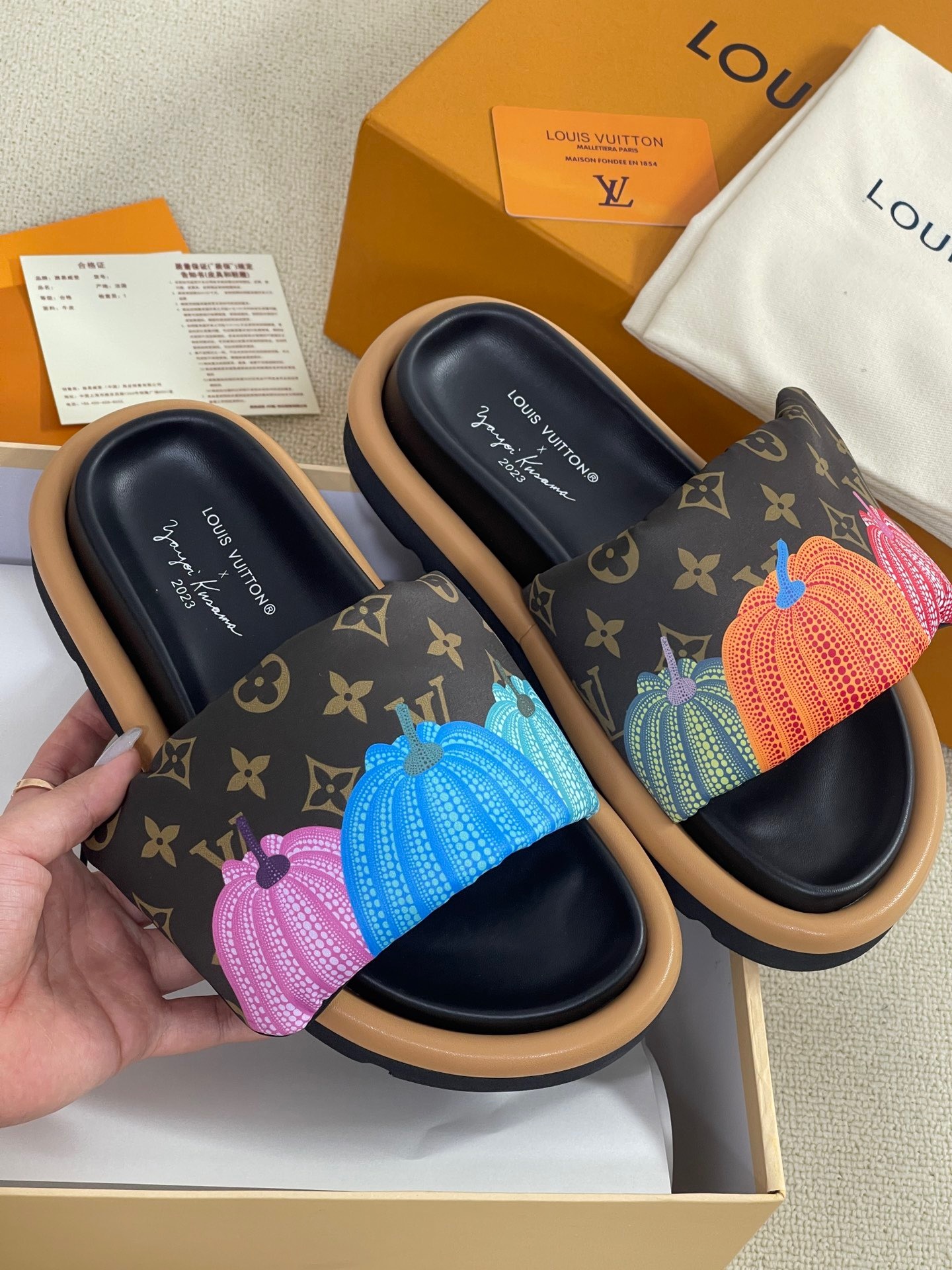 5E439543-24C9-4E0F-BB38-5014CE4618CF