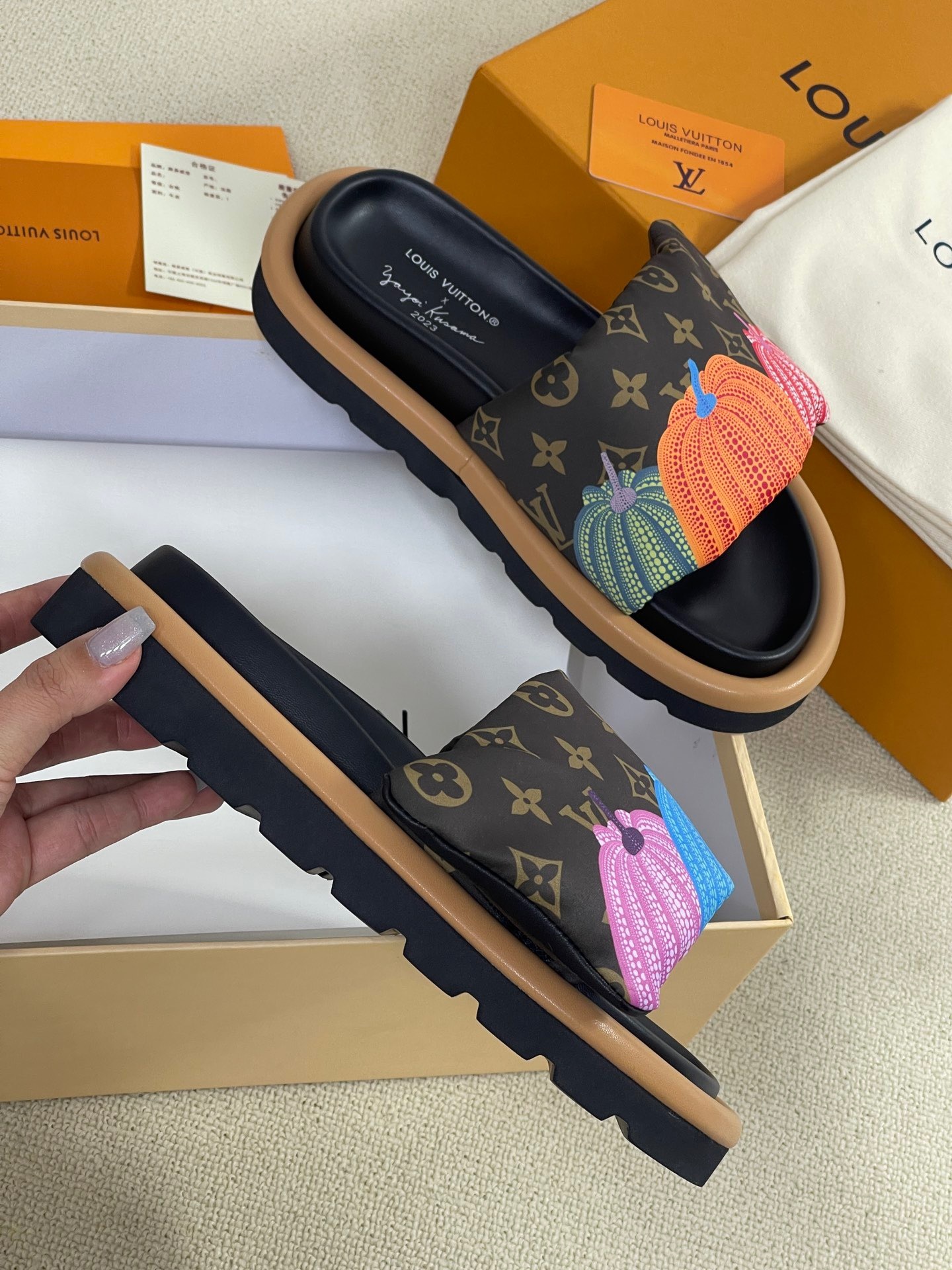 F9E72AF8-ACC0-4306-8883-A04CC8847E0D