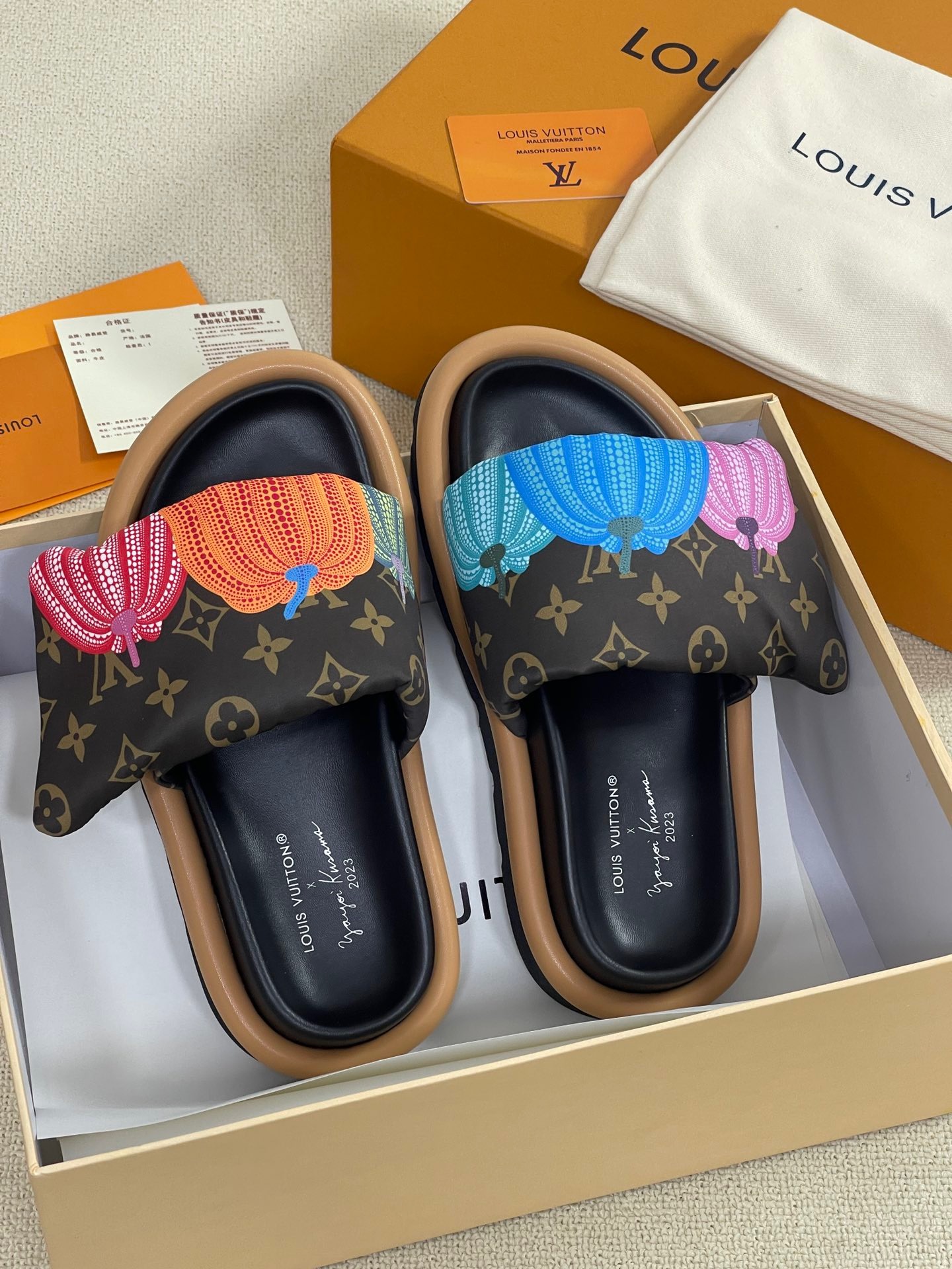 7E23C9DB-DA2D-4A3A-99A3-9672C97B2FFD