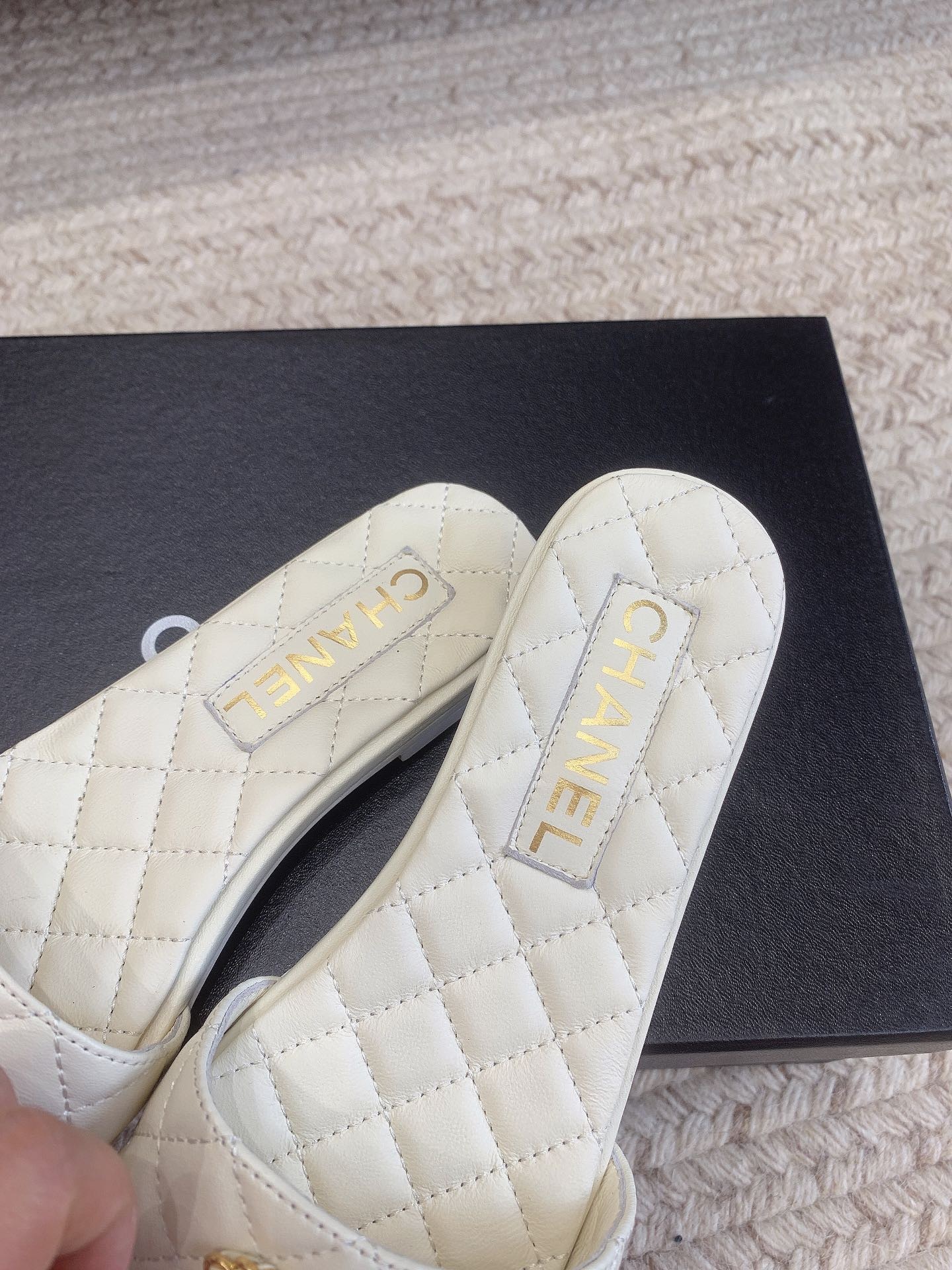 37CCE98C-CAFC-4742-B1F6-86AD36C45125