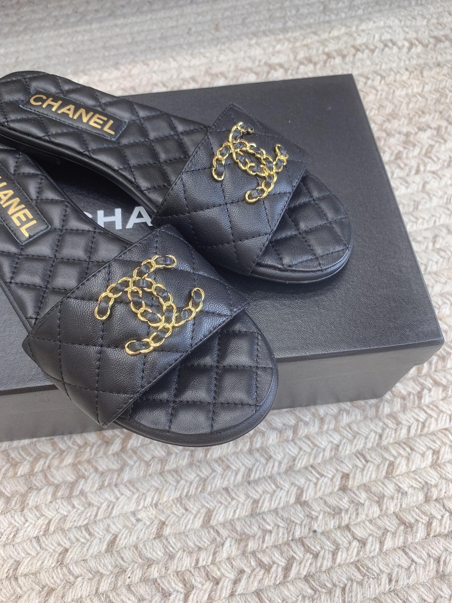 AEB641AD-F439-47ED-9179-A6A5EB5FCC5B