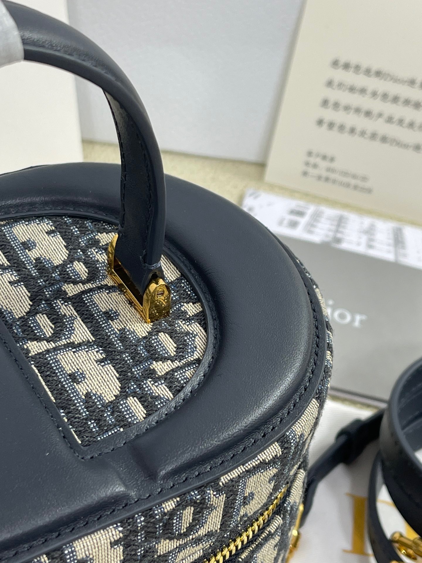 24E7D365-3D13-444D-99C4-EC7C26B149AE