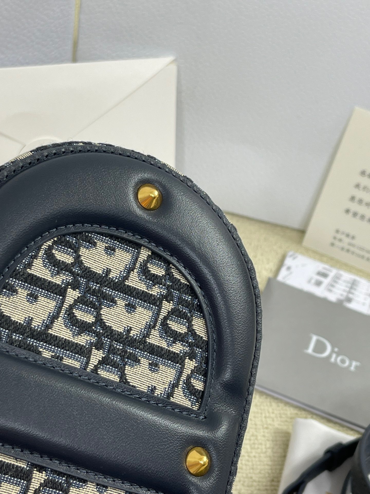 21E42C29-4999-42CE-BAFB-1A4CCE8A8602