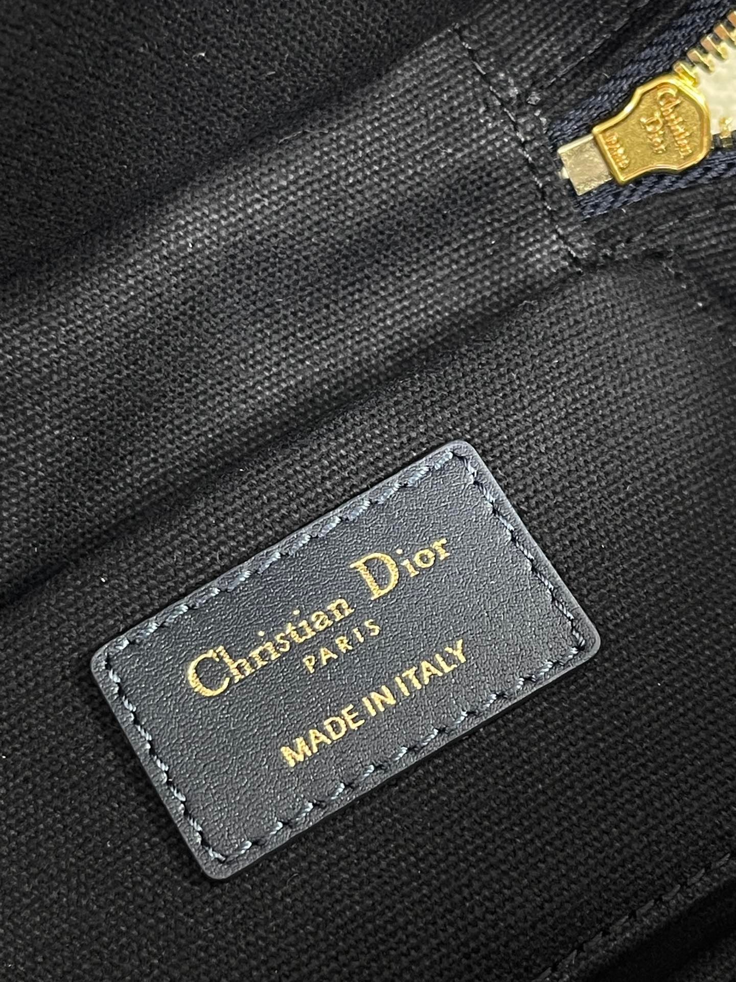 9F7FD63A-F41A-45BE-B68E-CE9A89EA729C