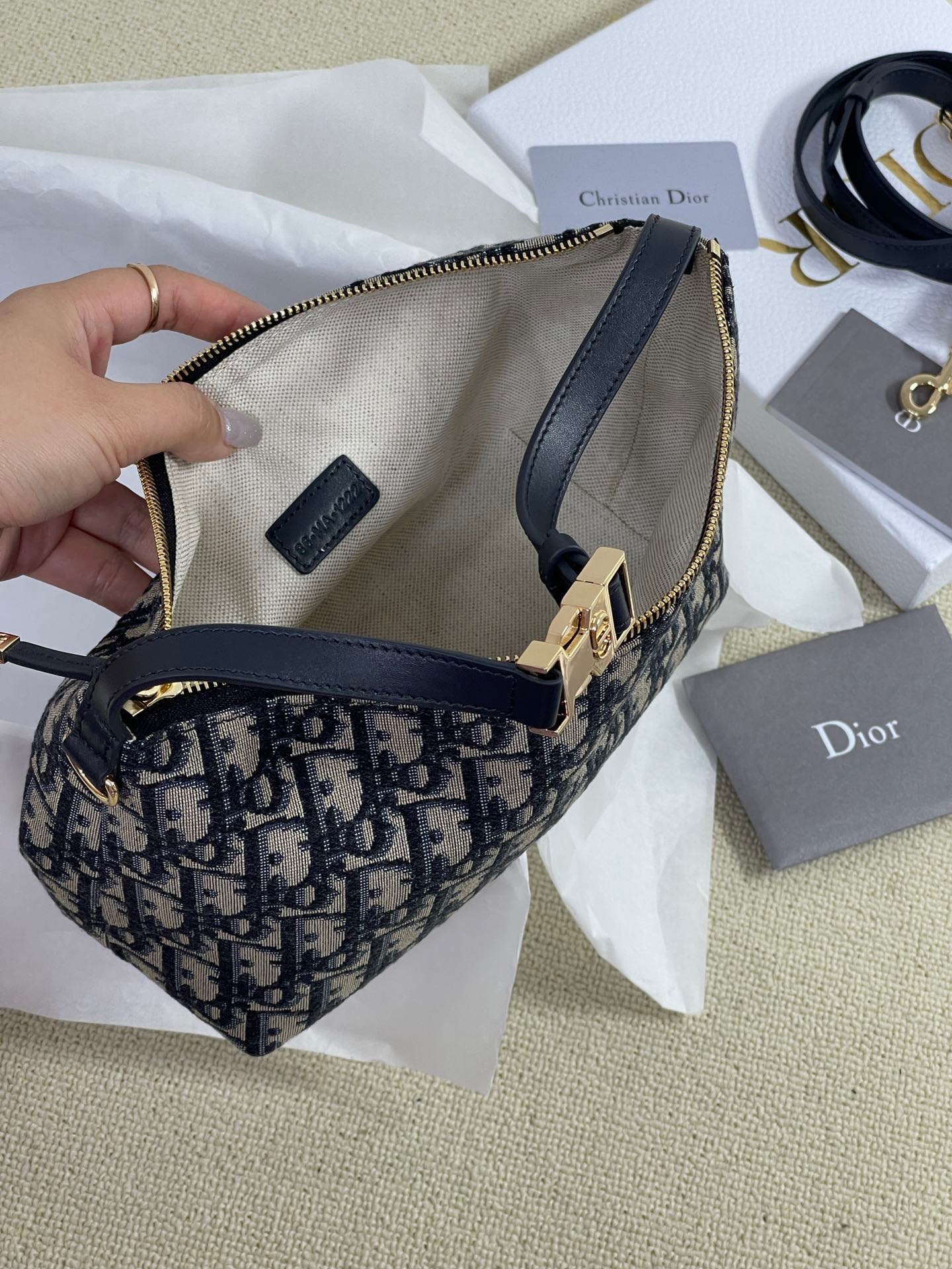 952FBF8F-8827-41ED-BE8C-7A0BED468DE7