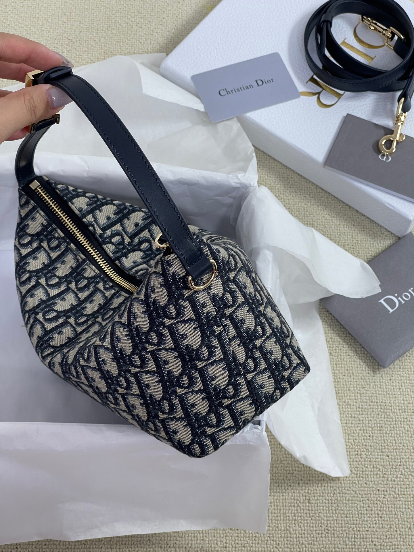 ED400C79-2276-40CA-8C7B-D4BD58F8359F