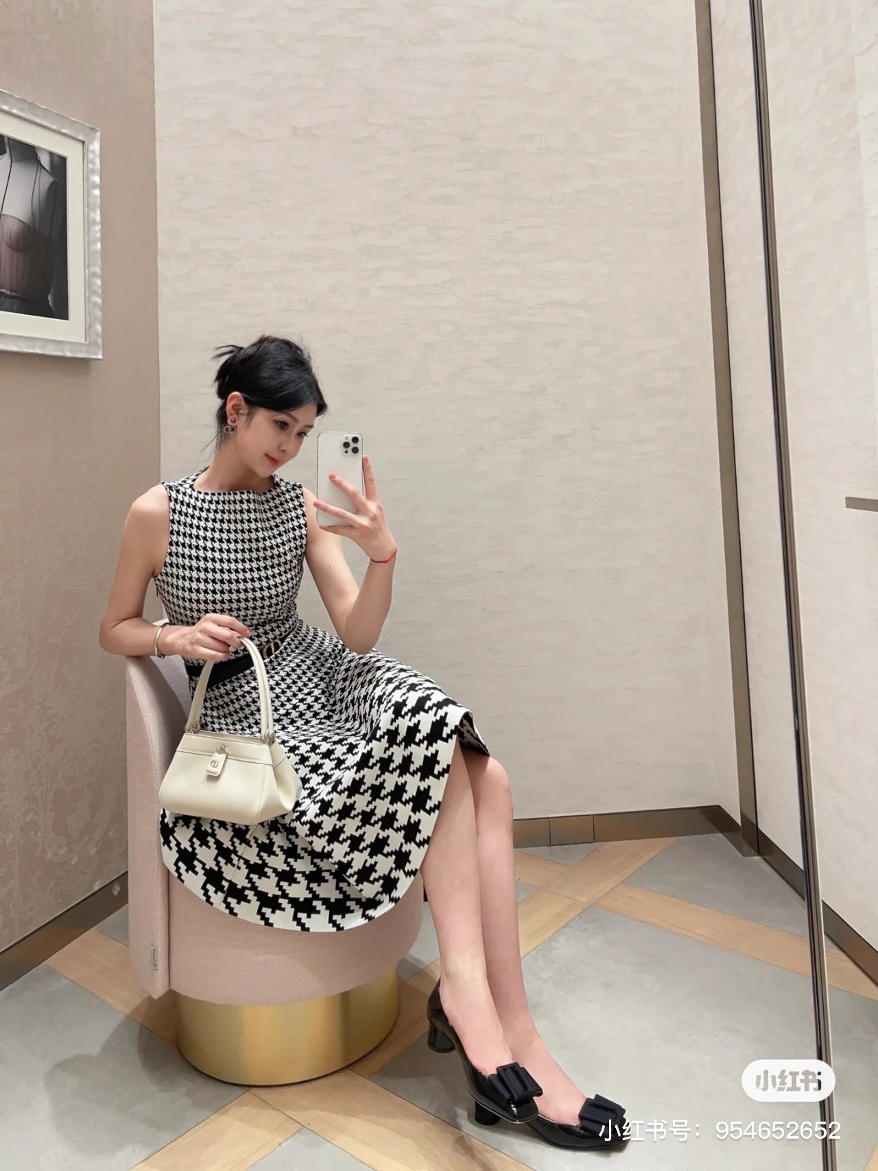 1A0B2278-8DD9-4A54-A2CF-BCD3E15356BD