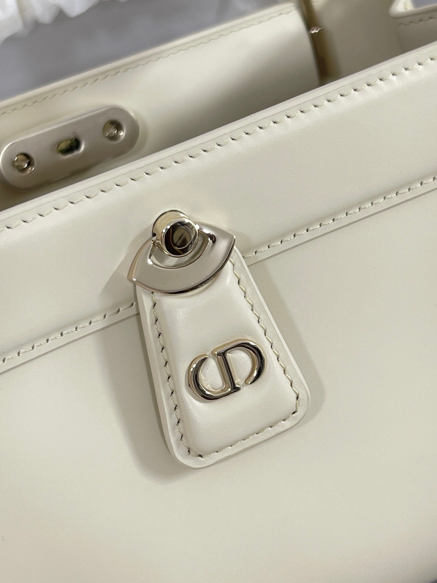 CB7EF10C-166C-4A11-8D00-BA77D1183FEF