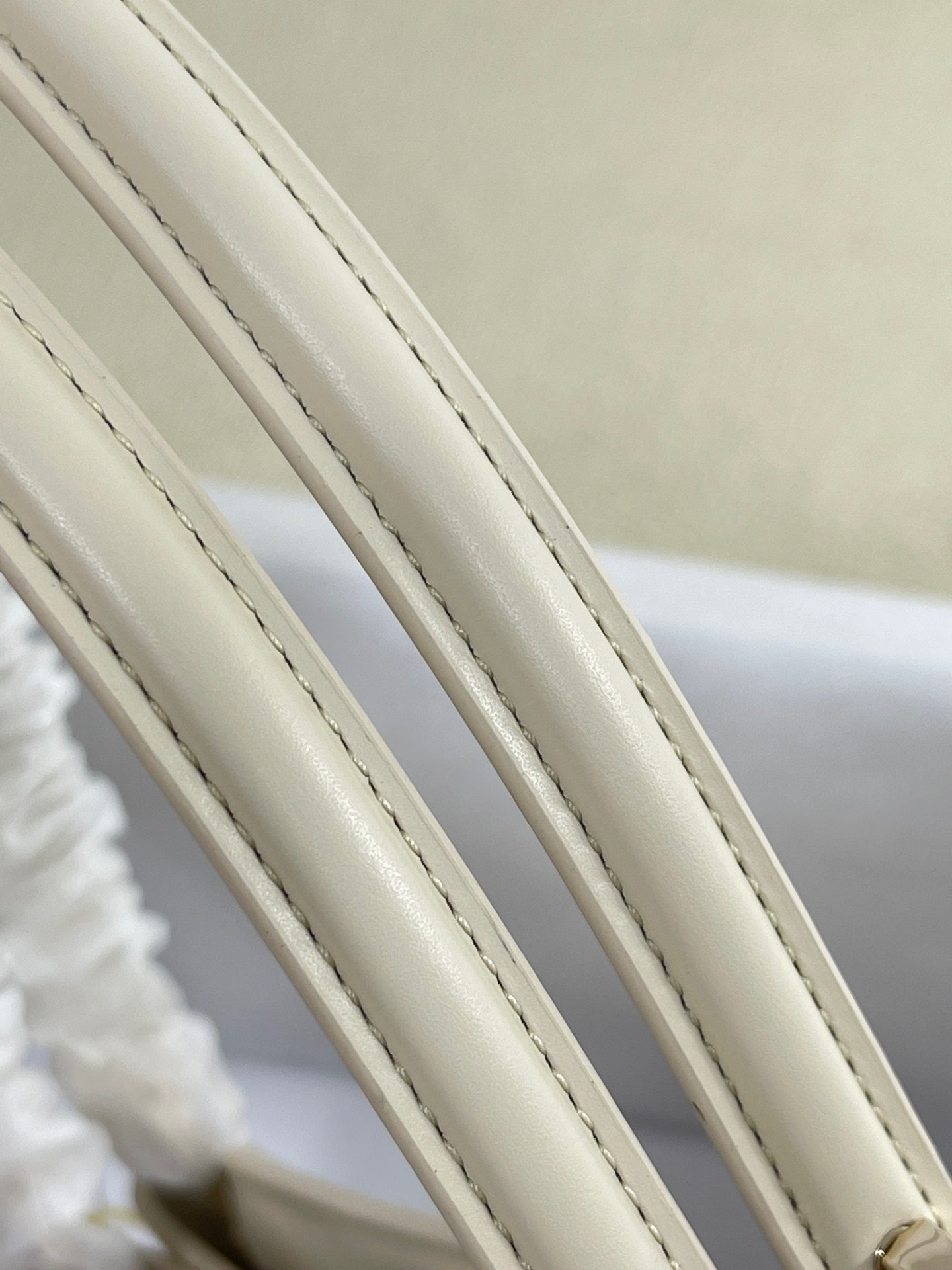 A4544BDE-161D-4C41-A383-4D3EC9E6FE65