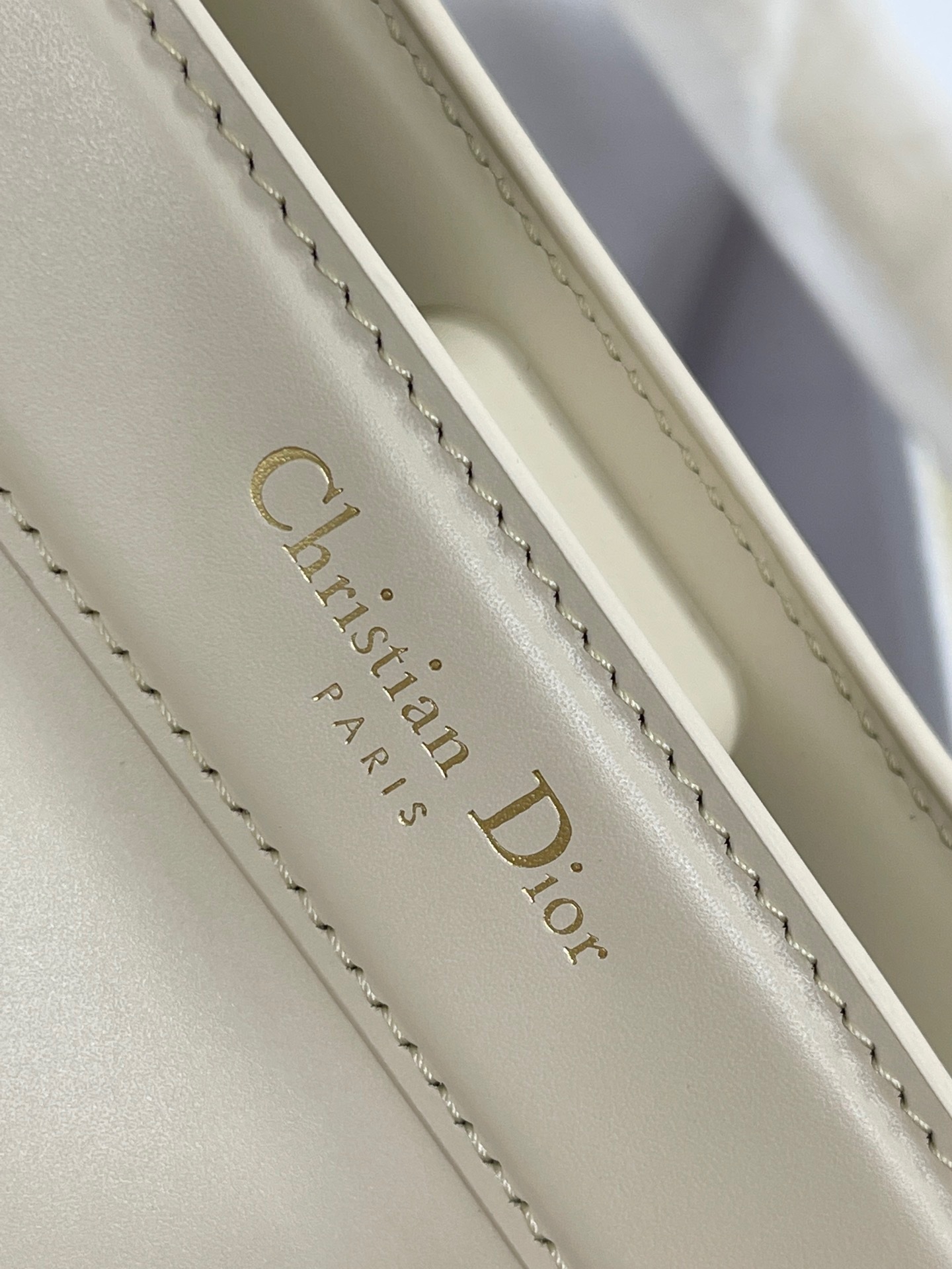 7EE4F210-F79E-497B-9F6F-E6969403F5E1