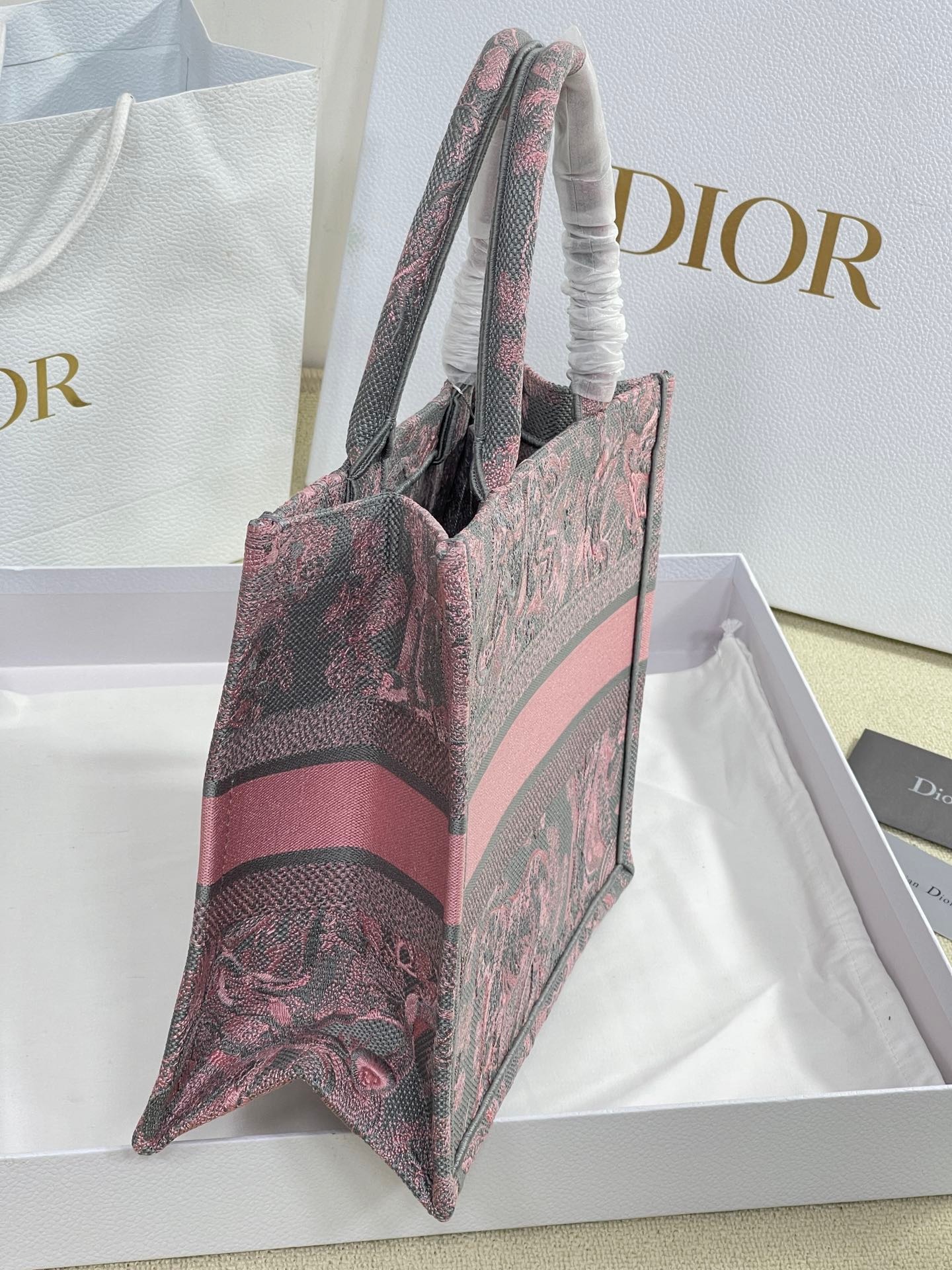 13BDC844-827D-42CA-B800-B09C5C223E65