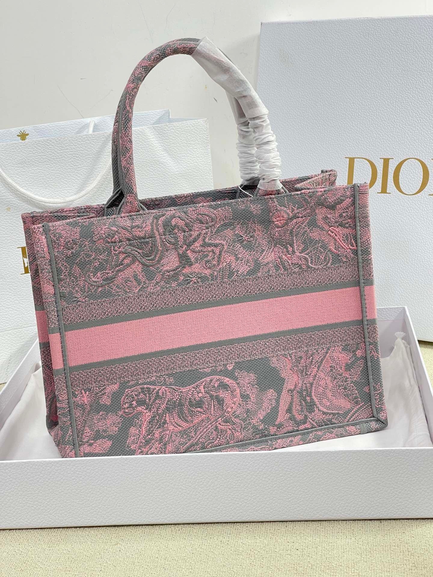 7747C98B-8167-49CC-9AB2-2CEC9007B2F3