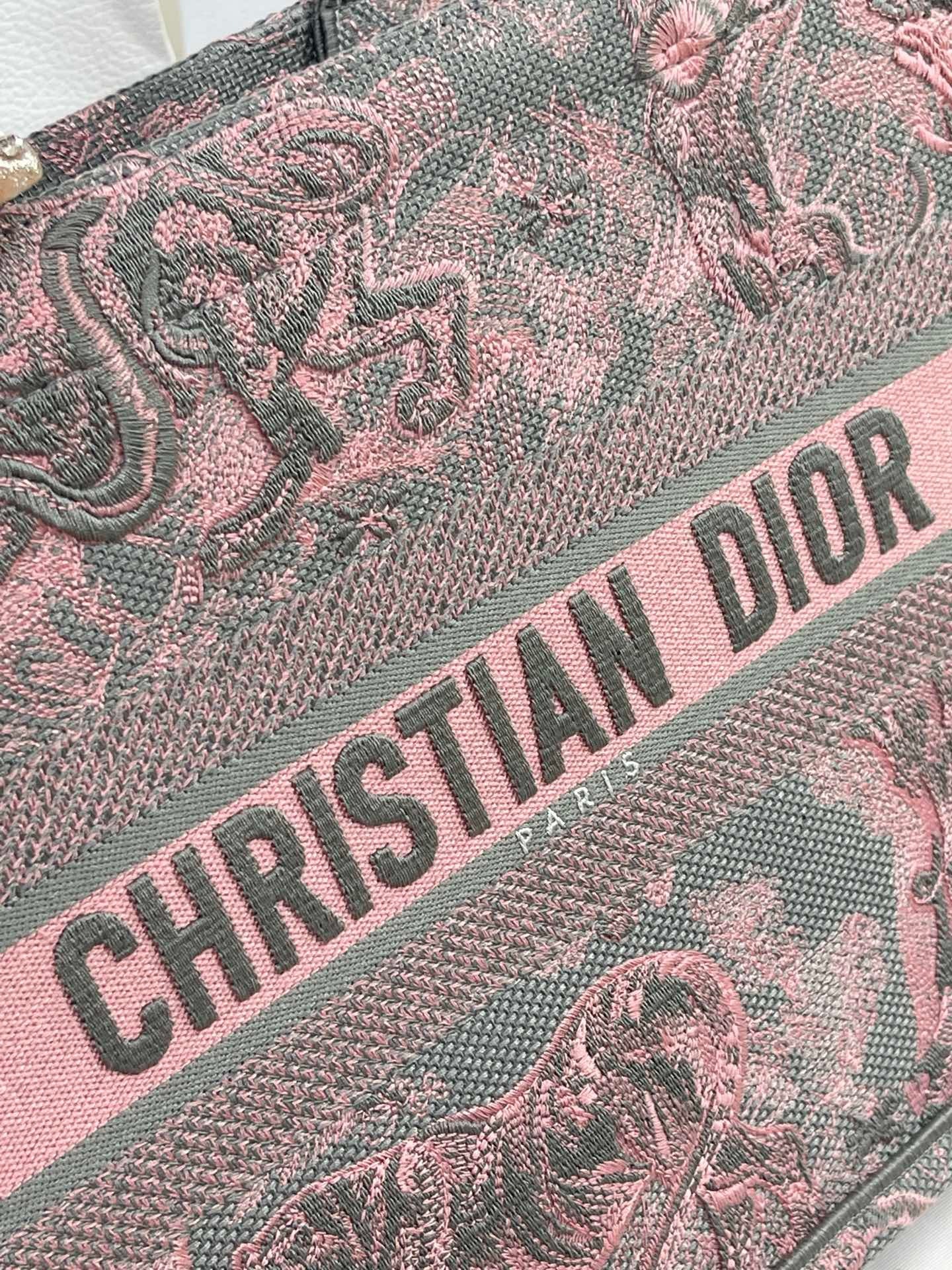 558CB39E-08E2-4B02-A1CB-A0B9FC673655