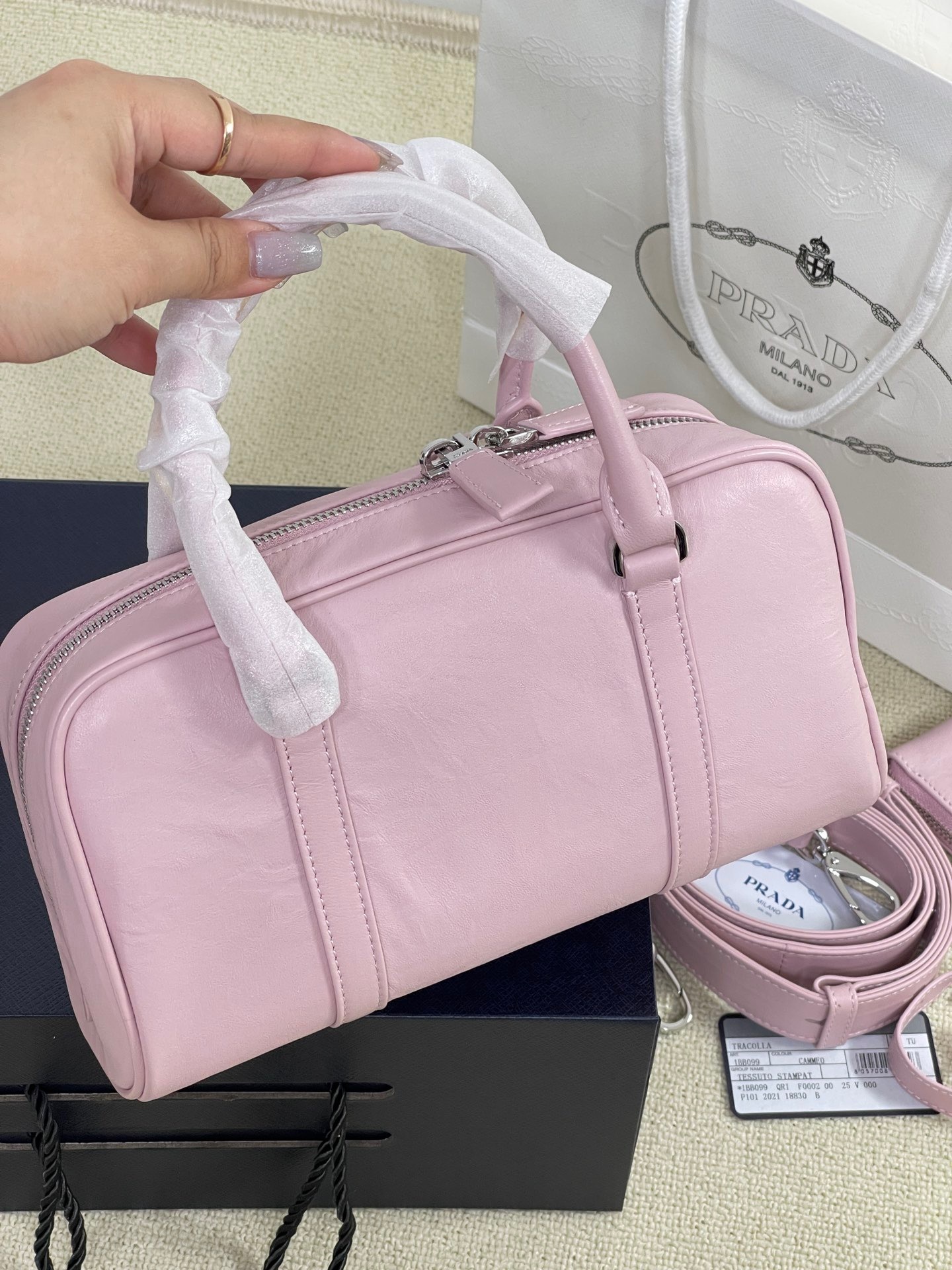 2B92D4E9-27F3-4200-A2AA-A105E4DD58D3