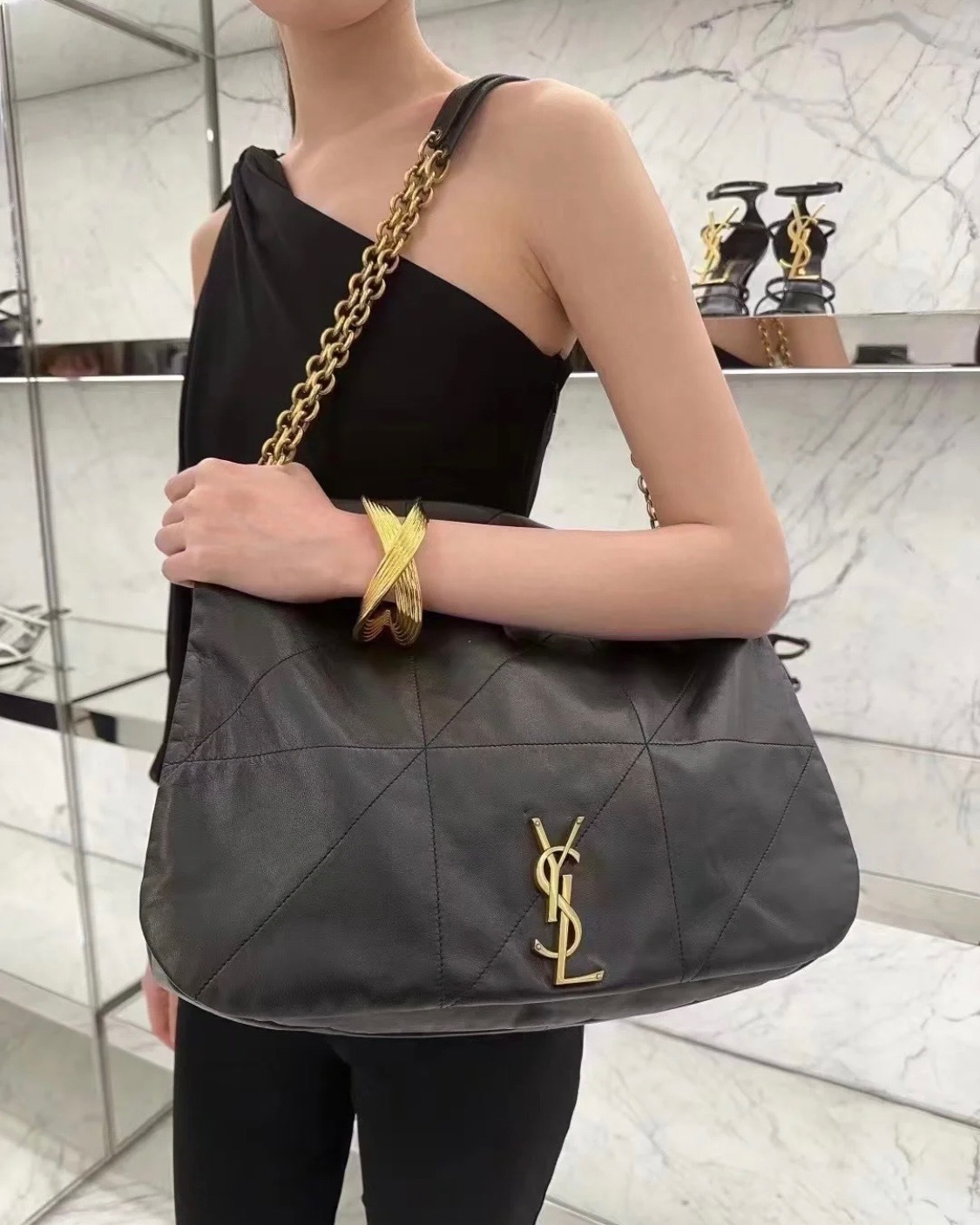 DDB60A51-397F-4D00-A108-BB2F071561BA