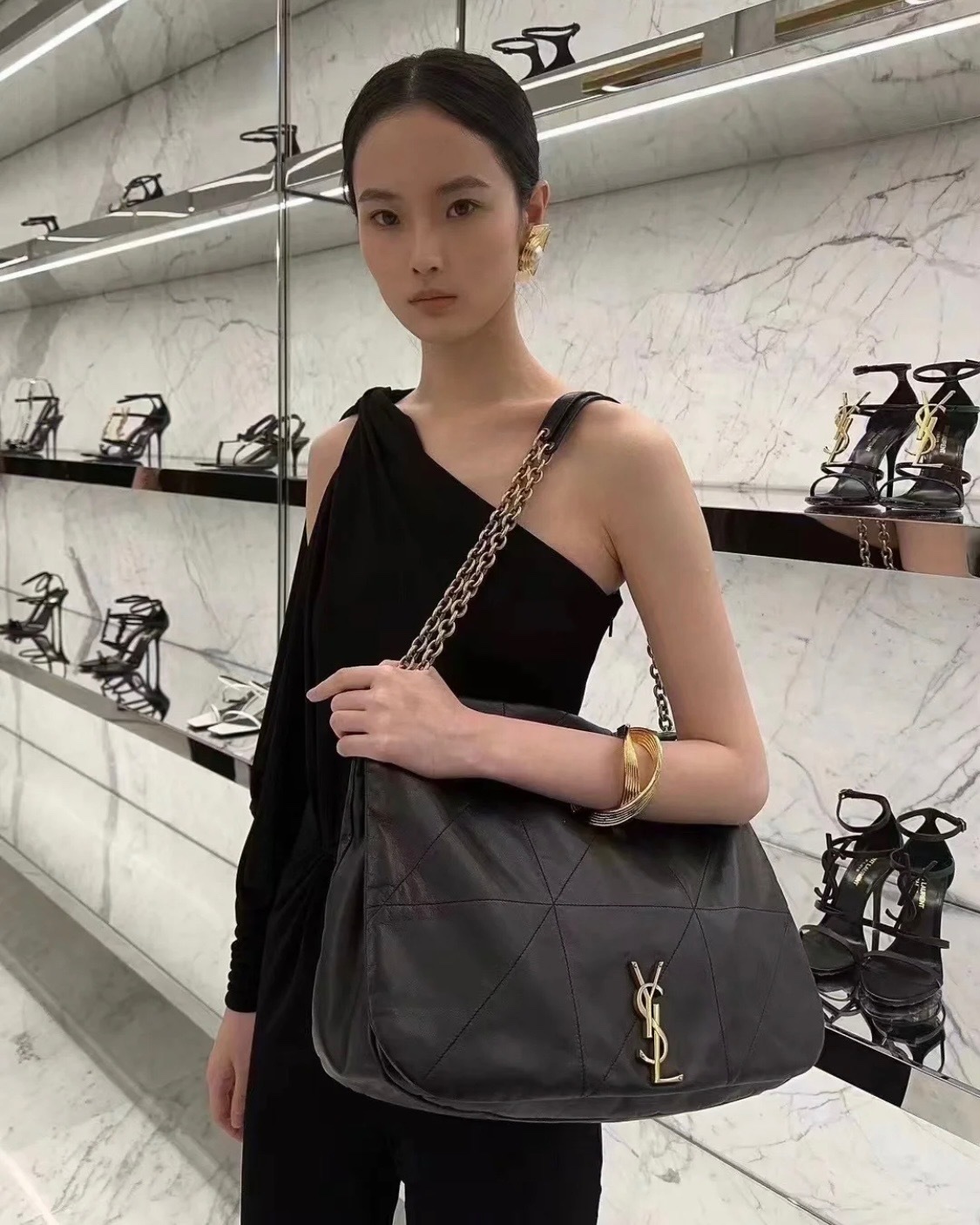 749E24D7-444E-429D-B044-25E7357F5A66