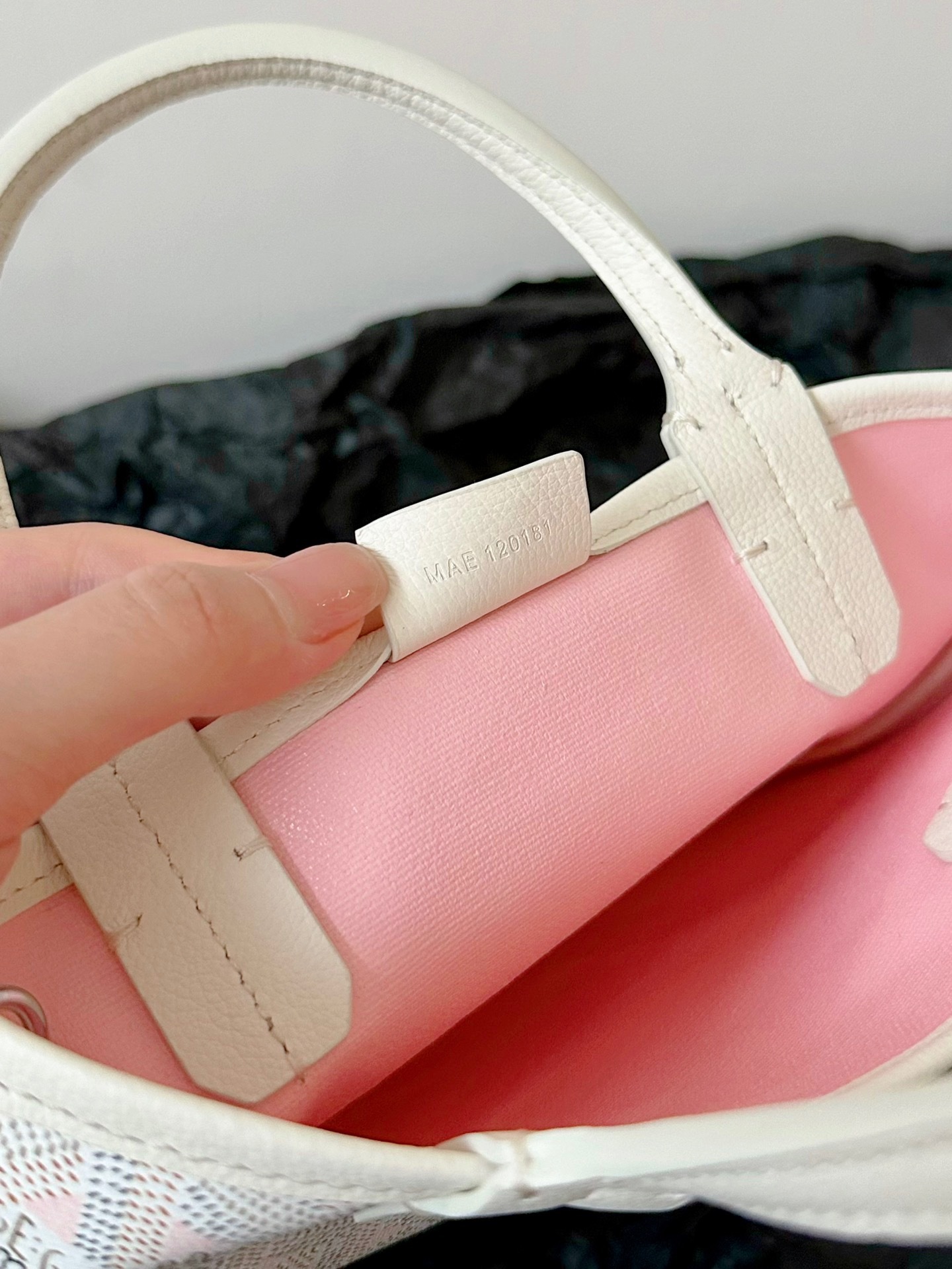 BEC974DC-2A7F-4A49-AA86-DF7E20C0BF05