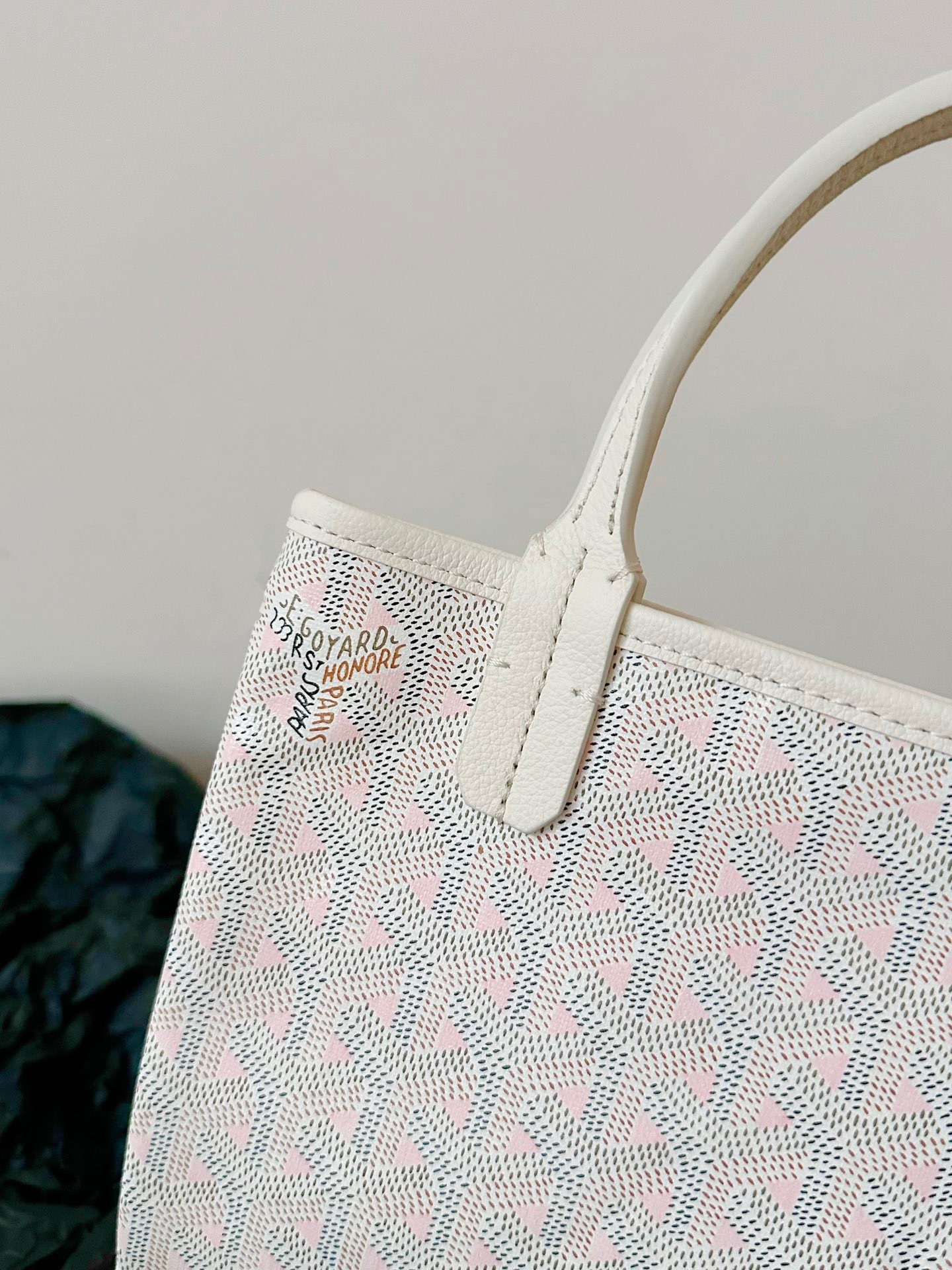 66FB55F0-0BF1-4CE8-B7AB-40E6D71B60D3