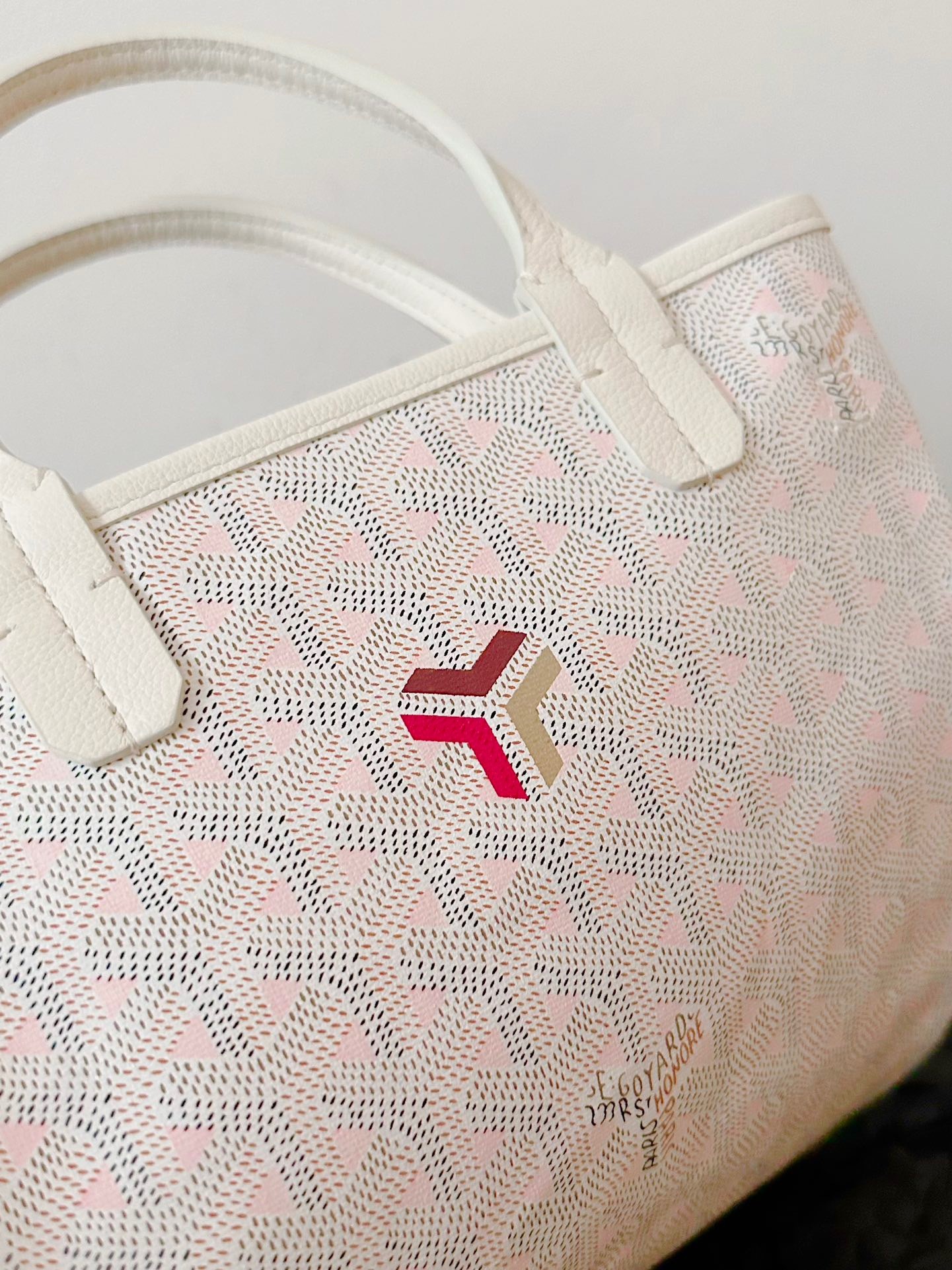 D19D8F9D-7E55-4A48-9039-02E11F4D70D3