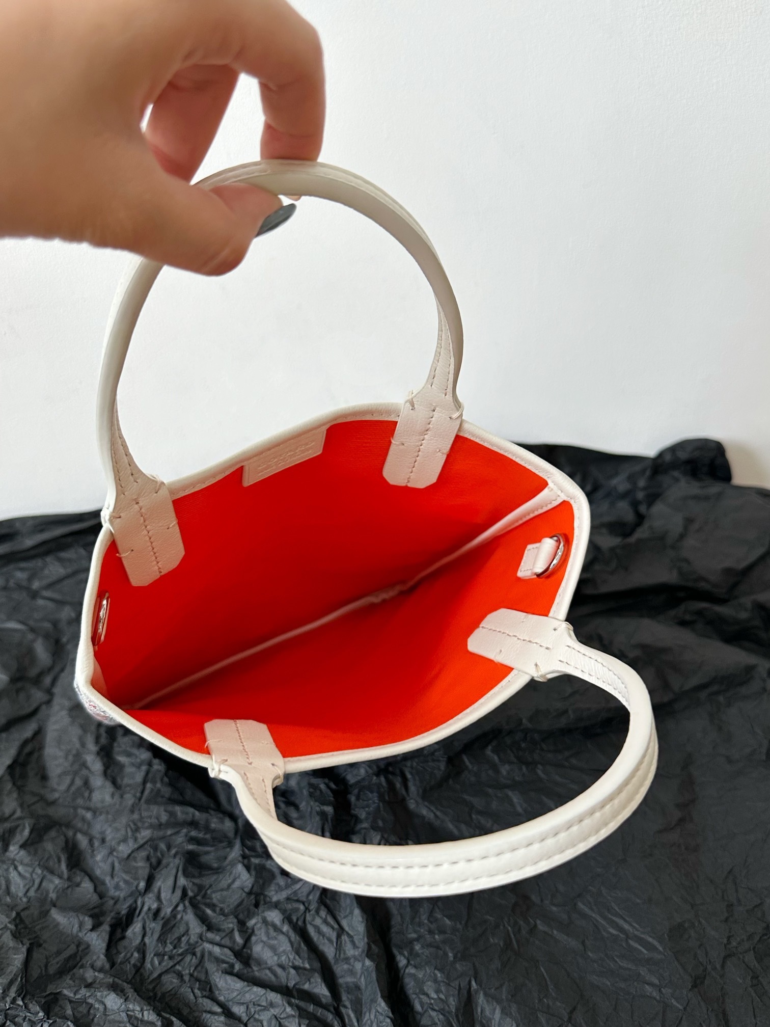 BD7AEEC2-460E-493C-88FC-C5D2563EE8A0