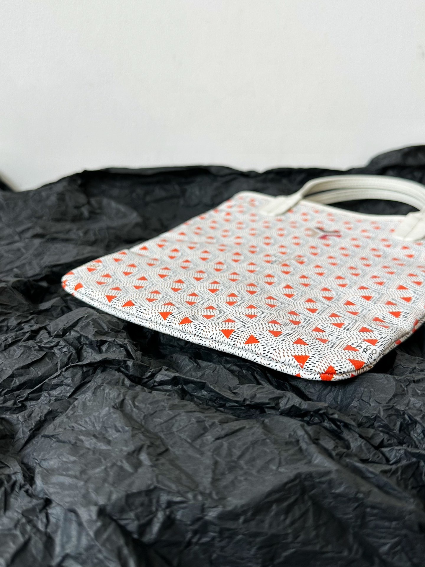 D8A2163E-0FF0-4083-84BF-8BF5D2396C36