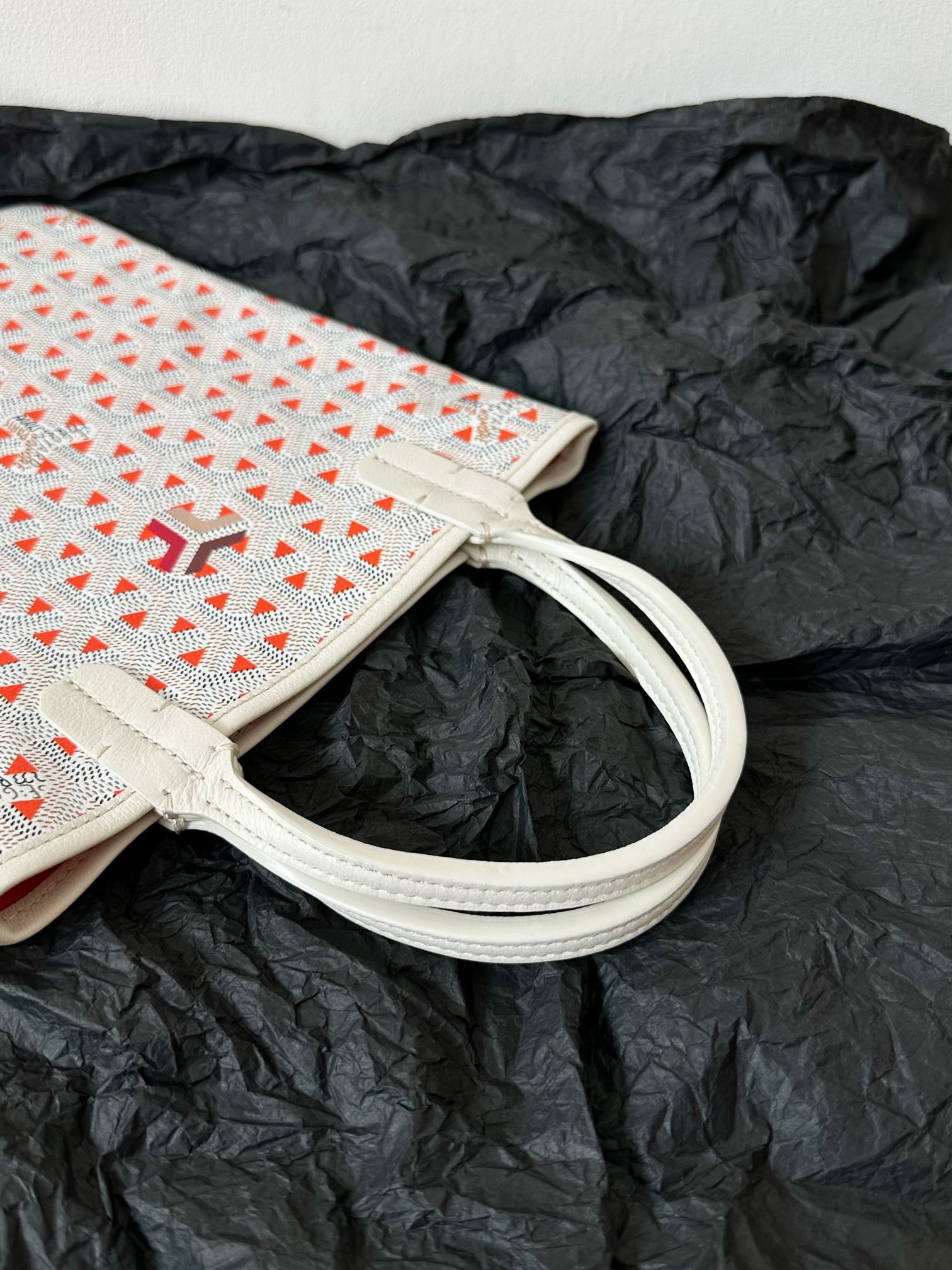 73D6266C-9F5D-4E2F-AA0D-006572DF736D