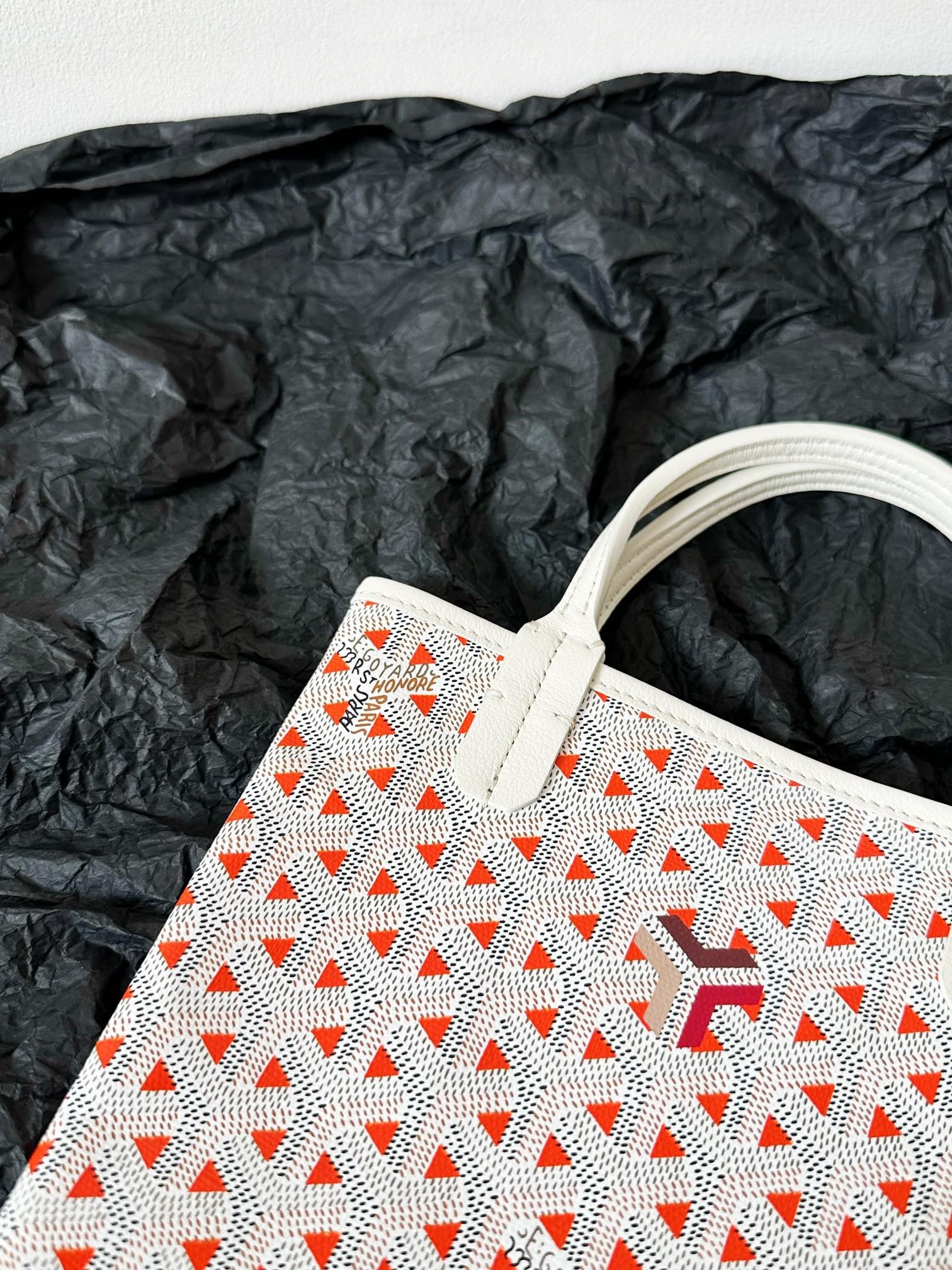 D5E45E8B-5407-4507-8ED3-44B147CE3649