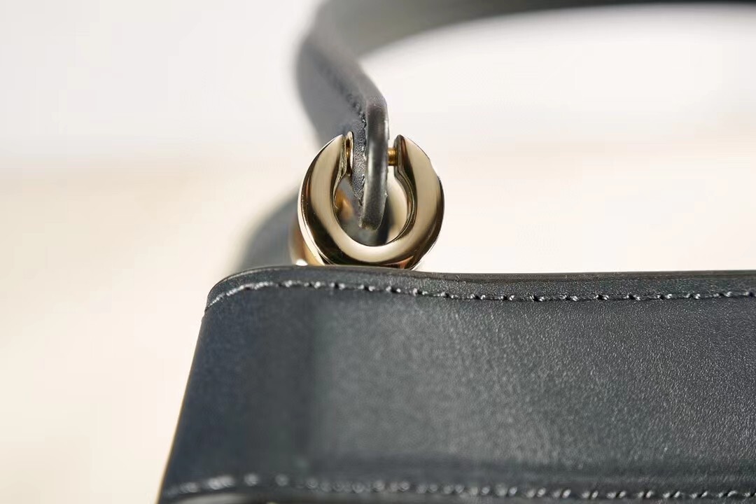 01df2eed9f154f20034b3001ceb34f73