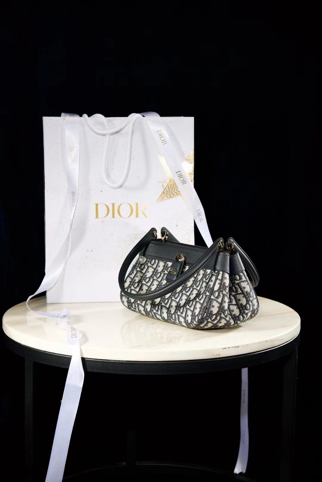 040f7ae7b433754a54df53d60119e11b